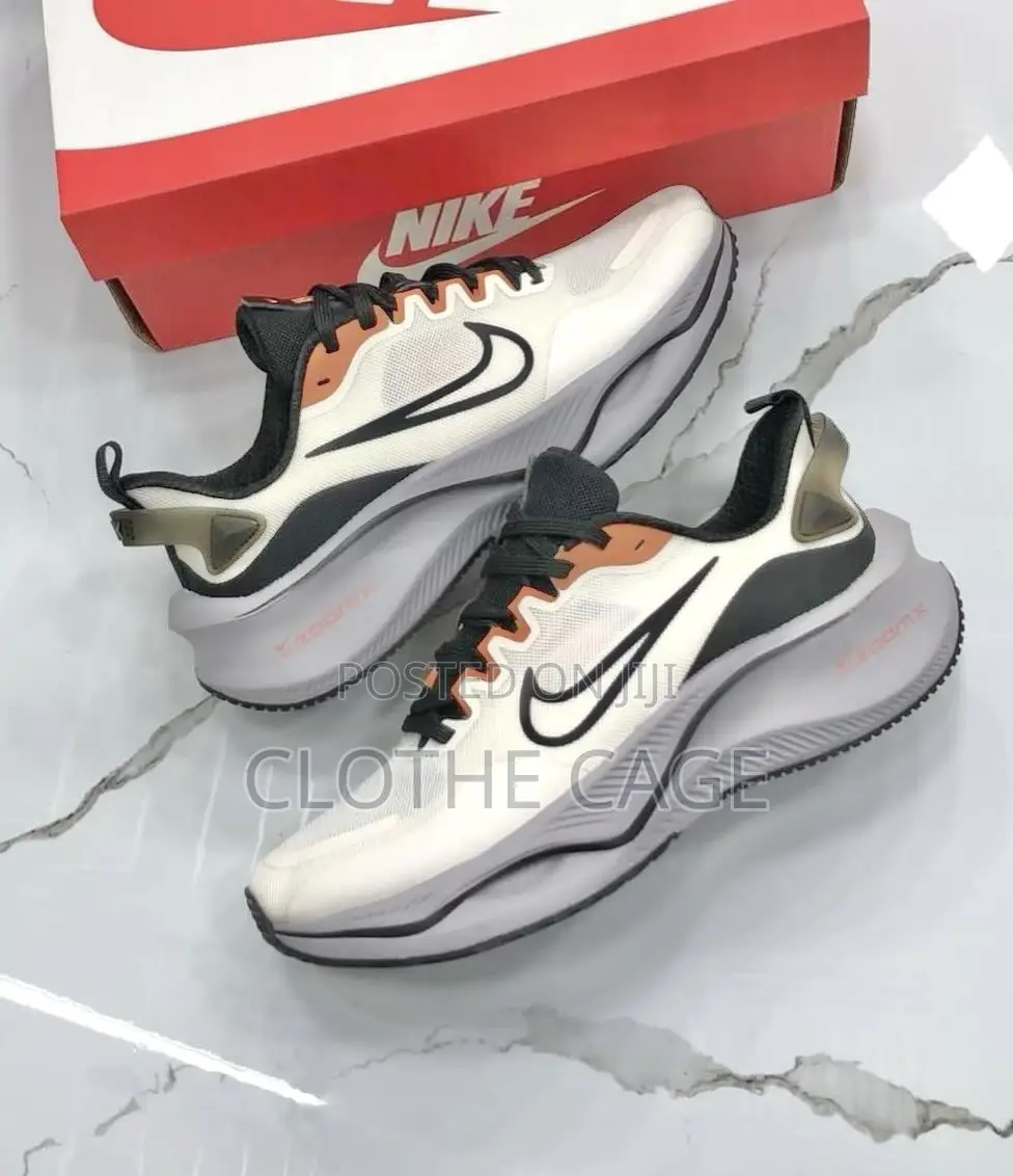 Nike ZoomX Smiley