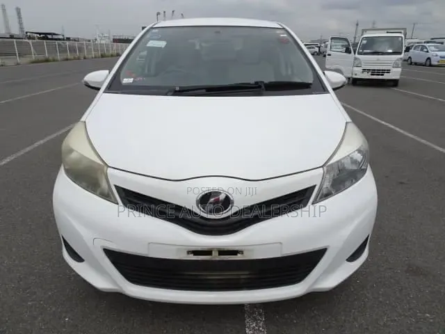 Toyota Vitz 1.3 FWD 5dr 2014 White