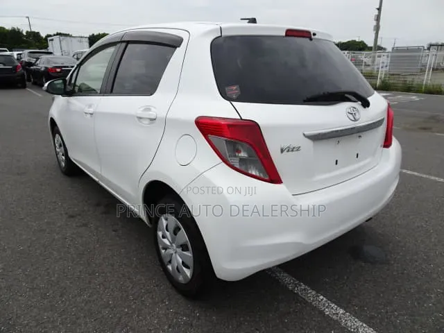 Toyota Vitz 1.3 FWD 5dr 2014 White