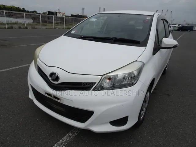 Toyota Vitz 1.3 FWD 5dr 2014 White