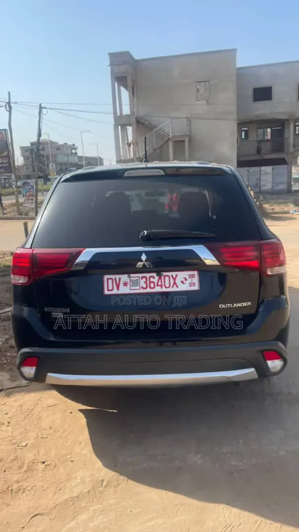 Mitsubishi Outlander 2016 Black