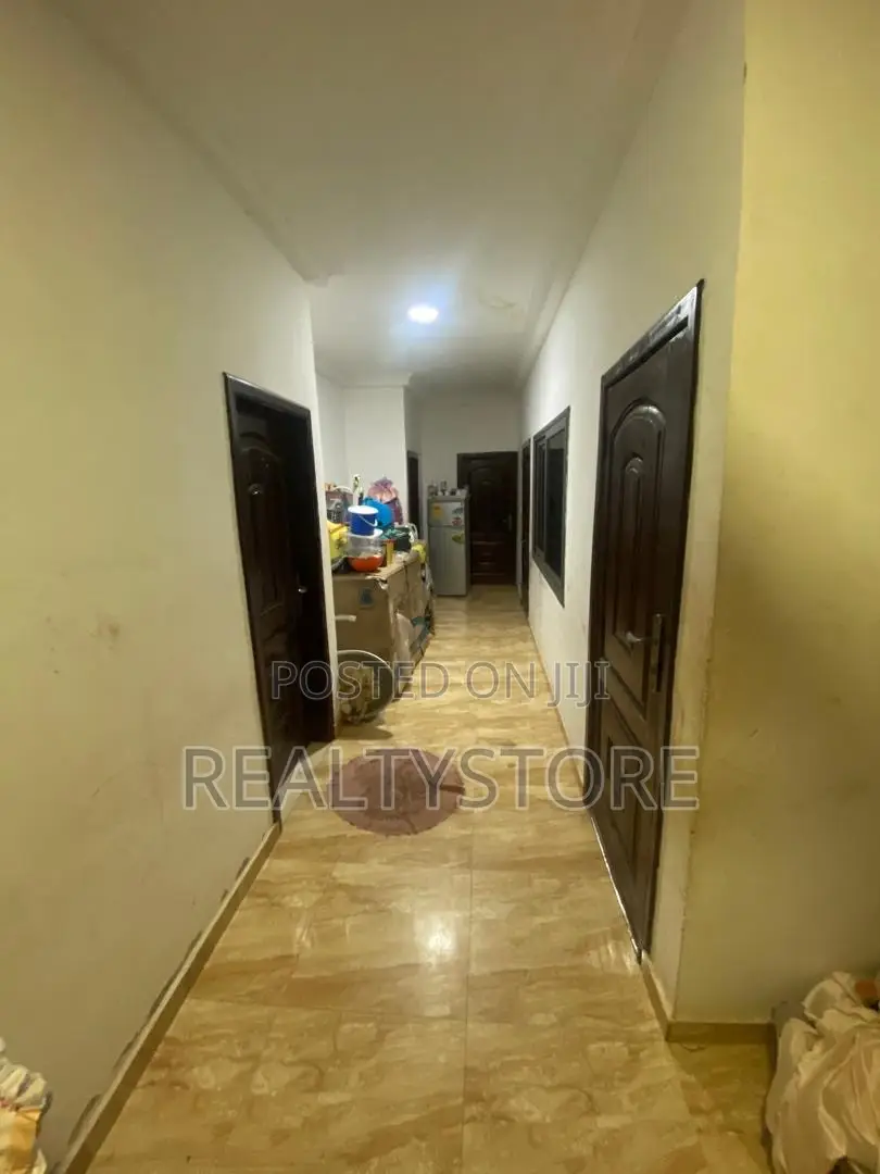 5bdrm House in Ashongman Estate, Accra Metropolitan for sale