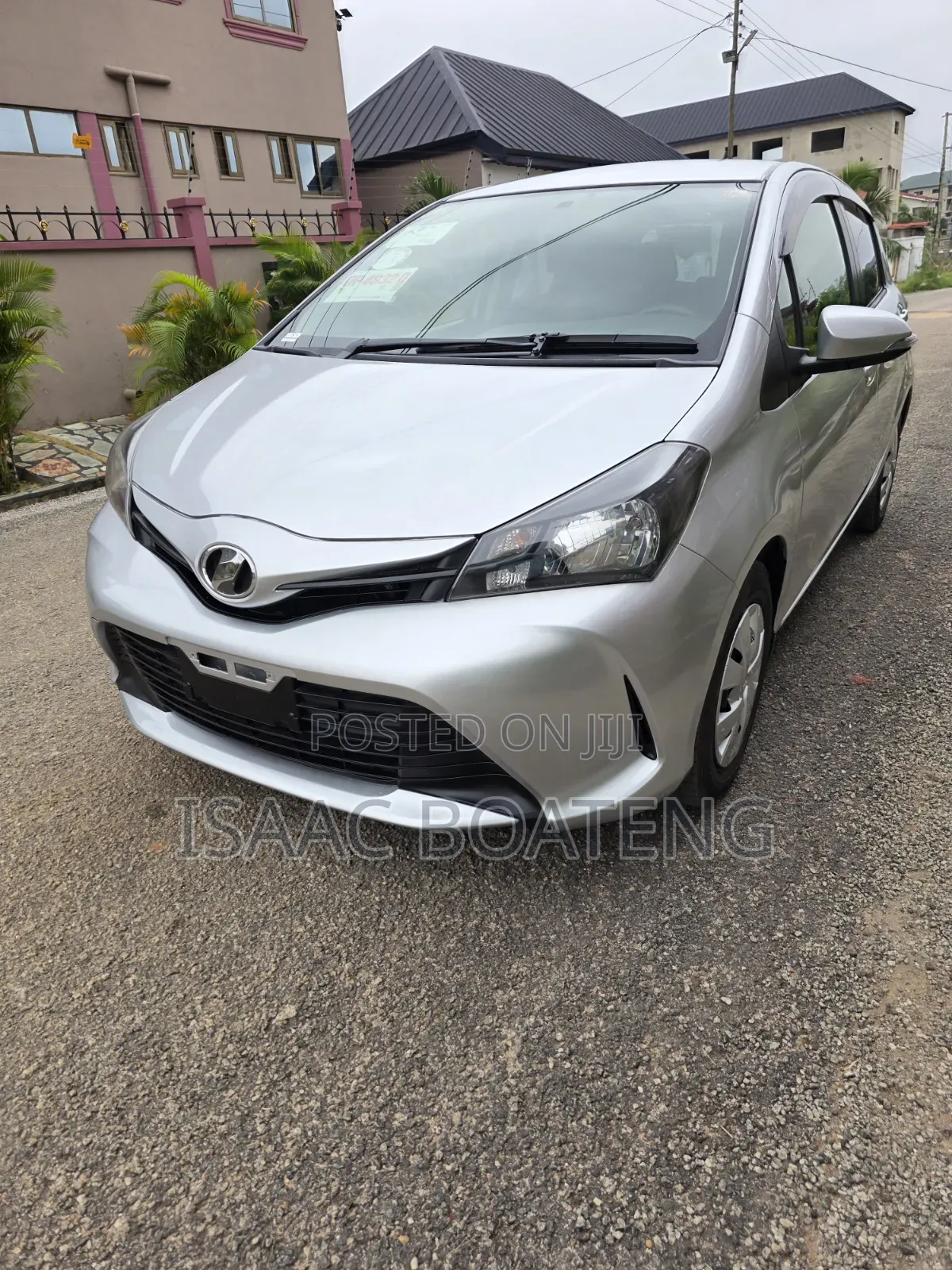 Toyota Vitz 1.3 AWD 5dr 2015 Silver
