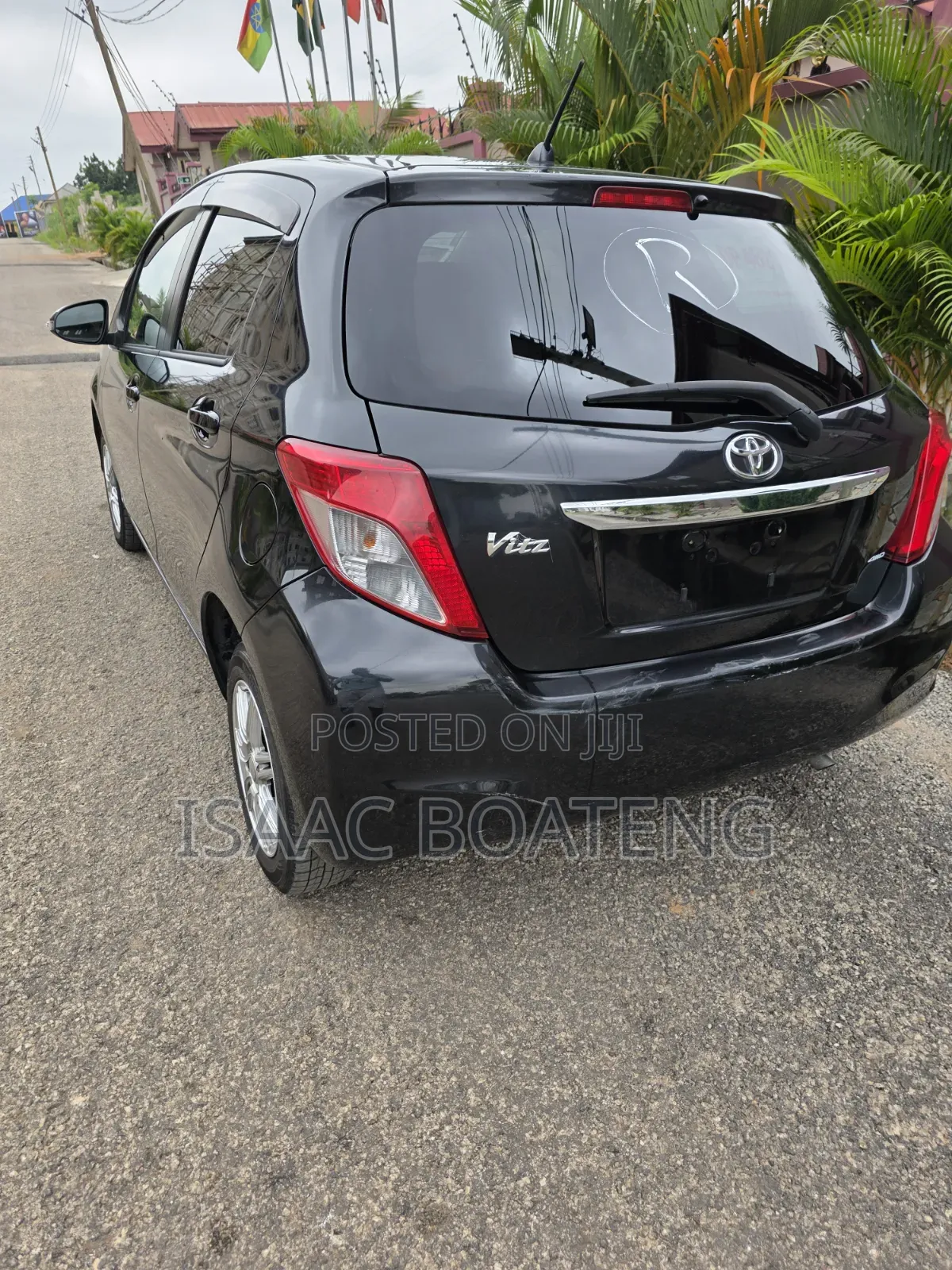 Toyota Vitz 1.3 AWD 5dr 2013 Black