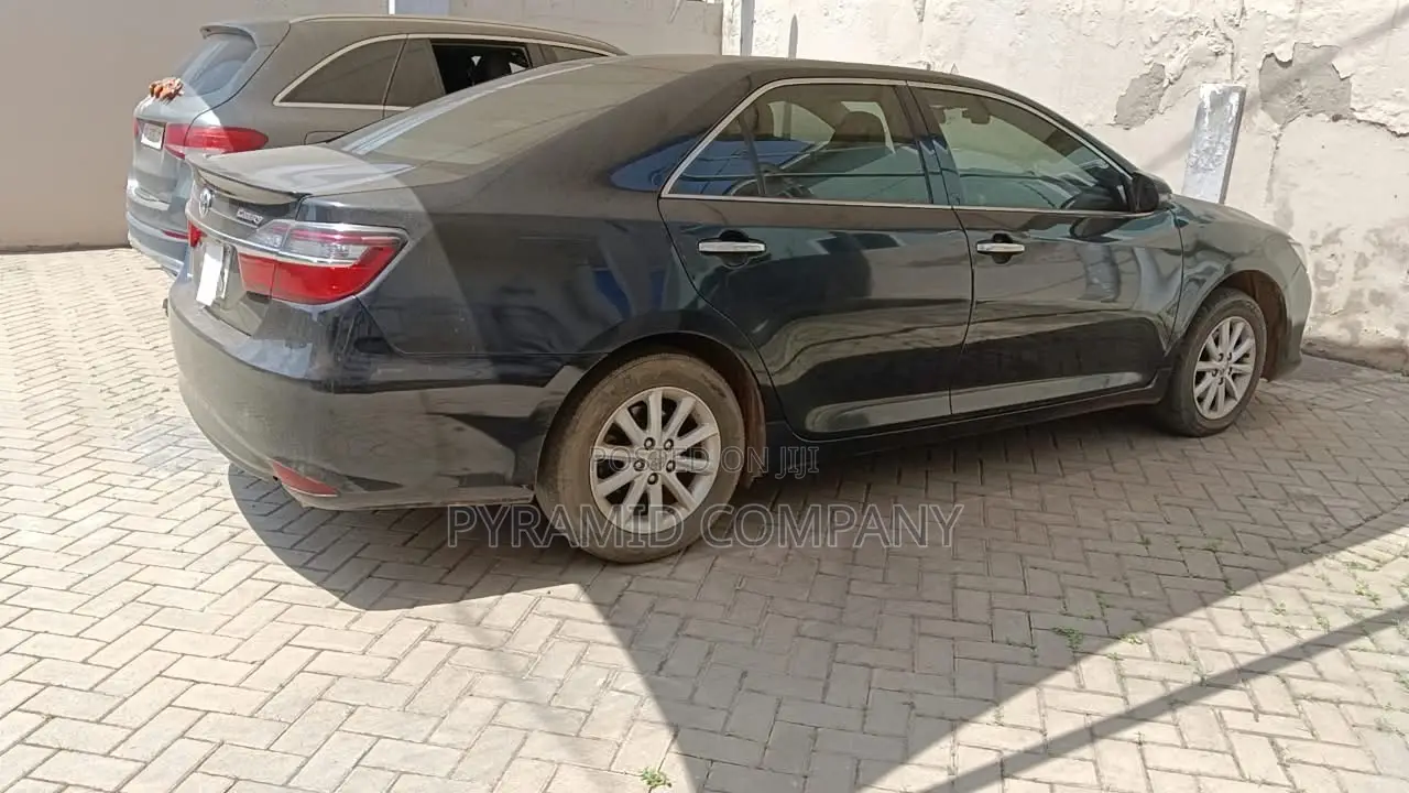 Toyota Camry 2017 Black