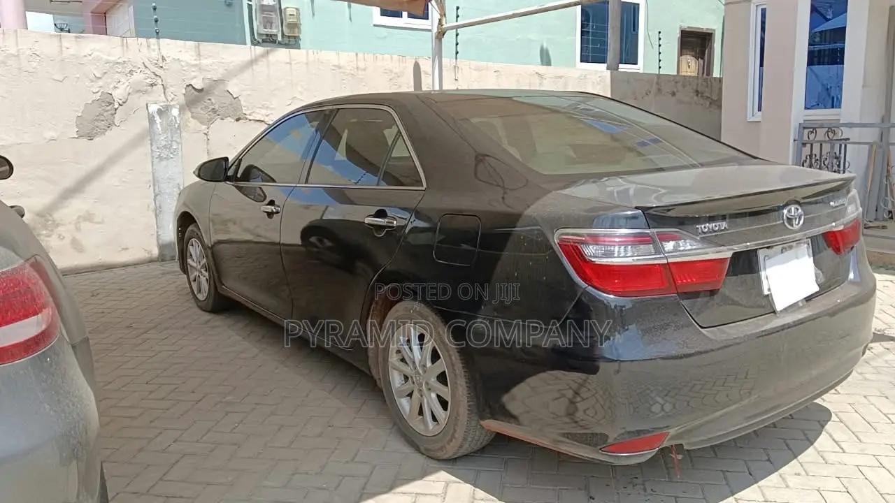 Toyota Camry 2017 Black