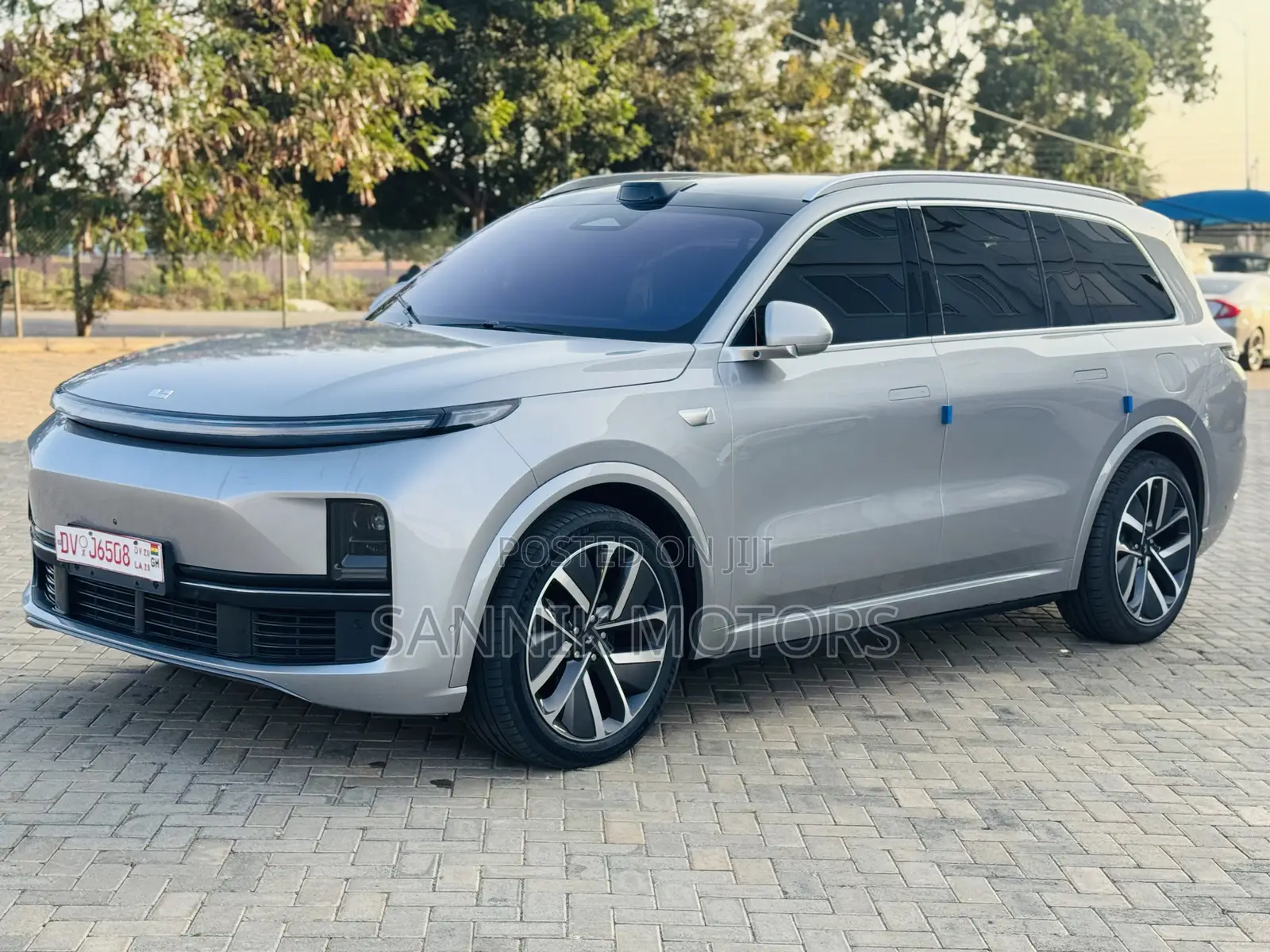 Li Auto L9 1.5 Hybrid AWD 2022 Silver