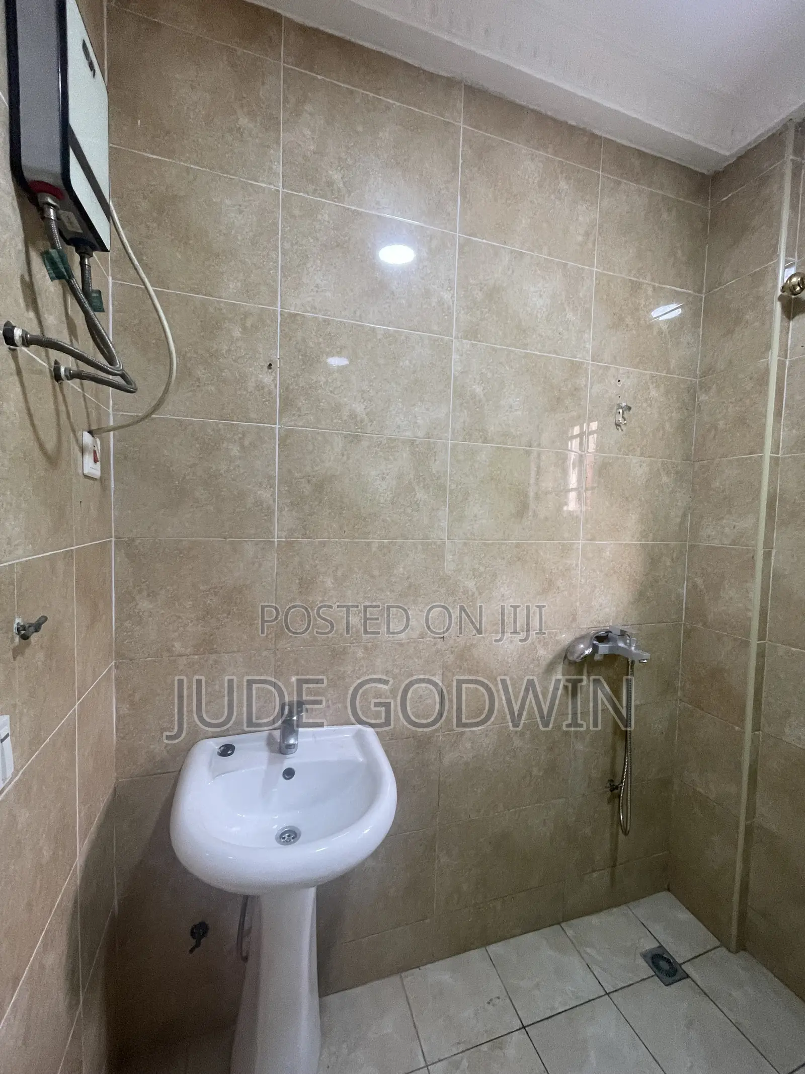 3bdrm Apartment in Flower Pot Estate, Airport Residential Area for rent