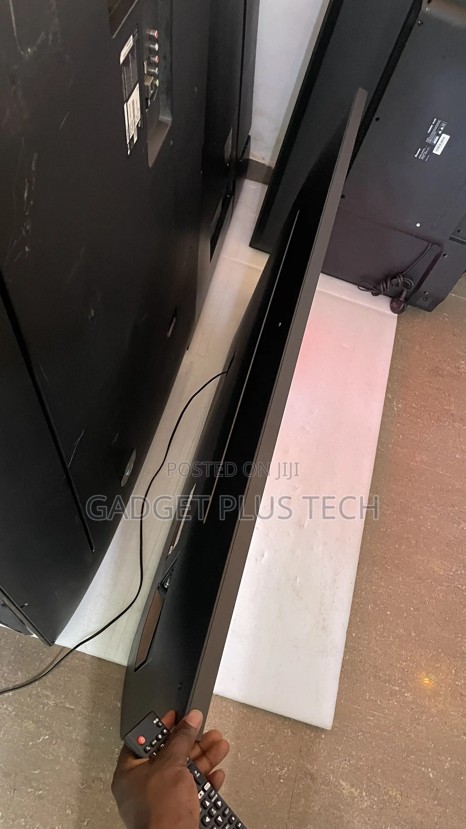 2024 50” LG ThinQ Ai 4K UHD Smart TV