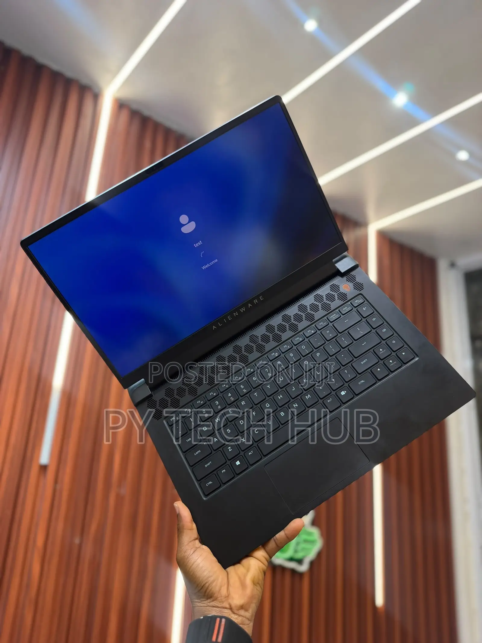 Laptop Alienware M15 16GB AMD Ryzen 7 SSD 512GB