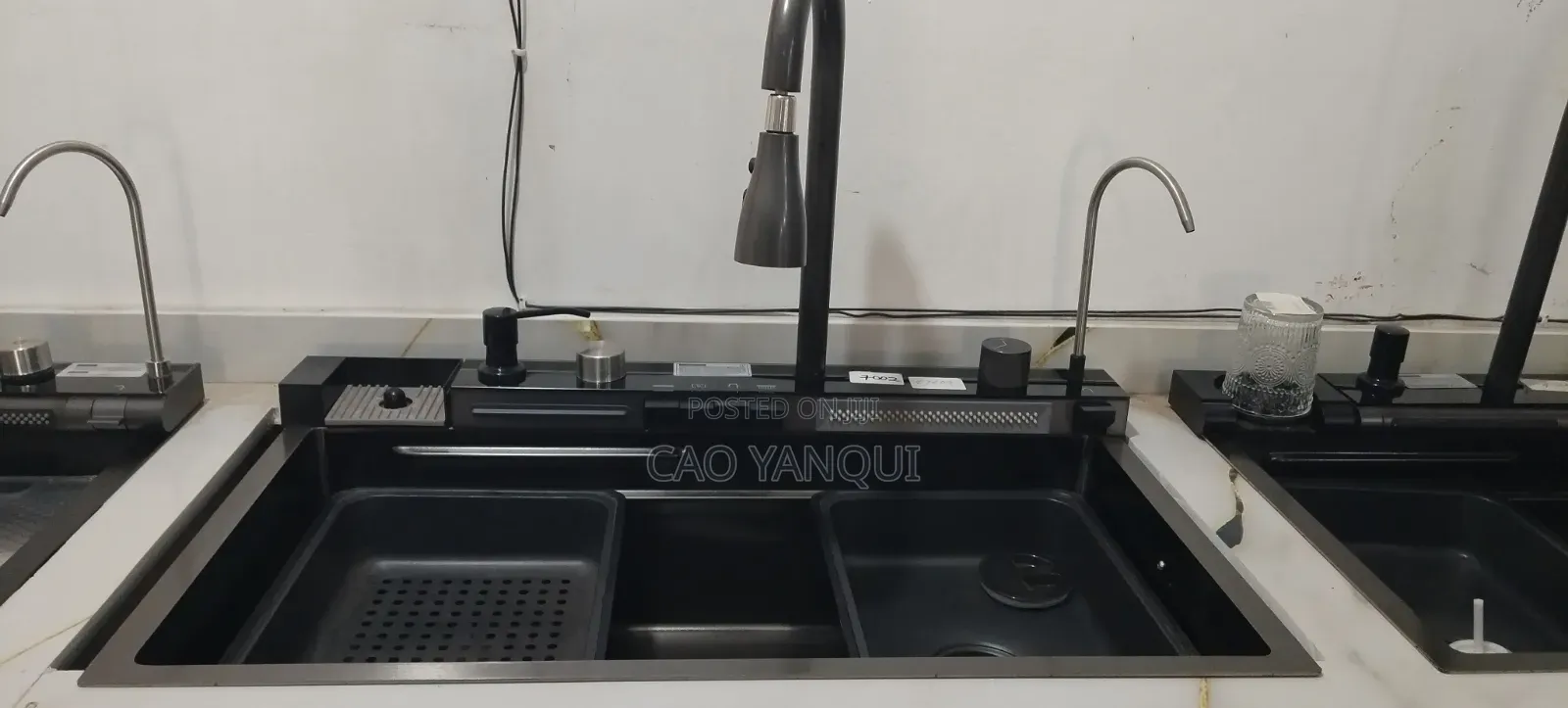 Modern Kicthen Sink With Piano Taps
