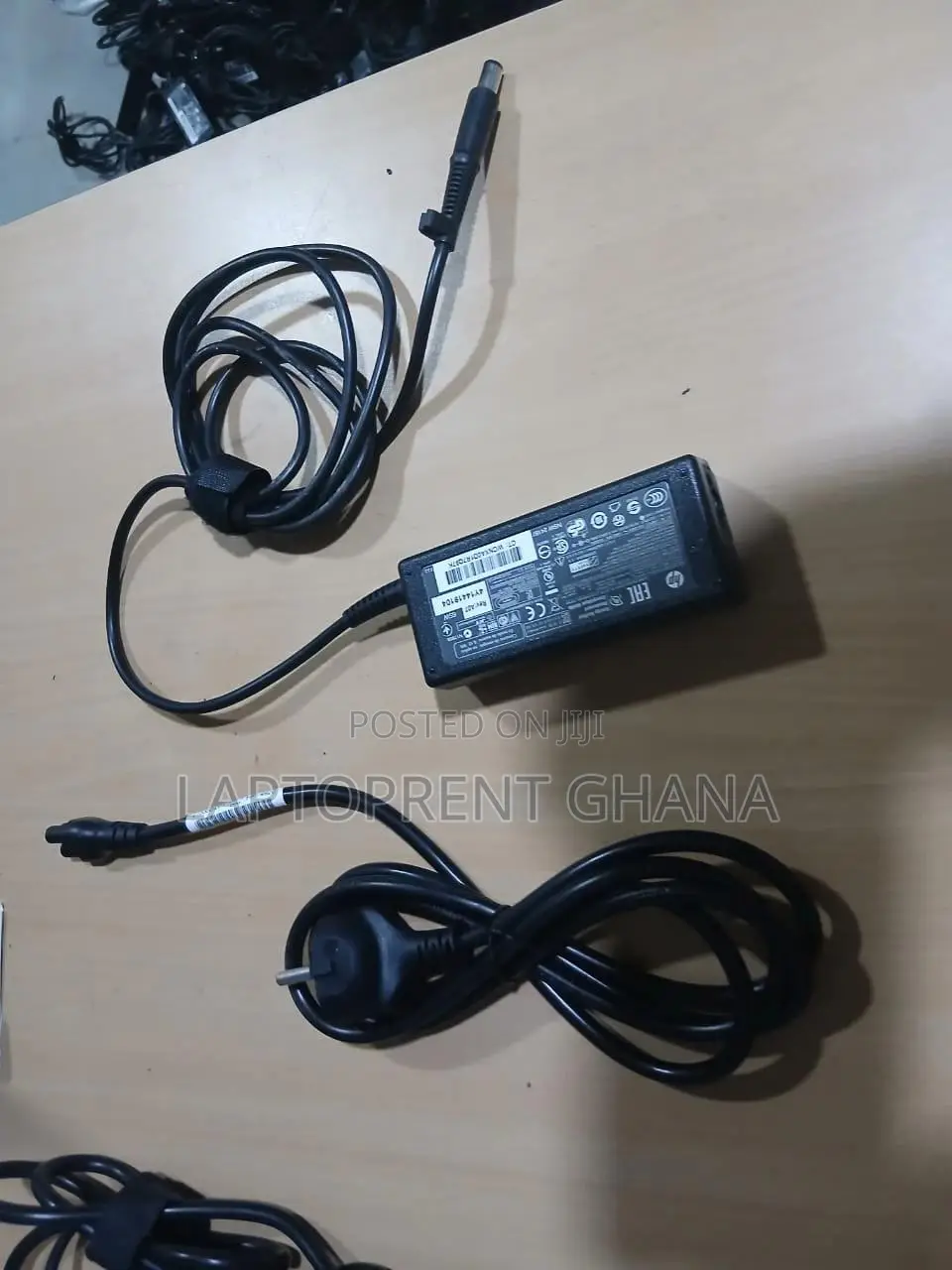 HP Charger Big Pin
