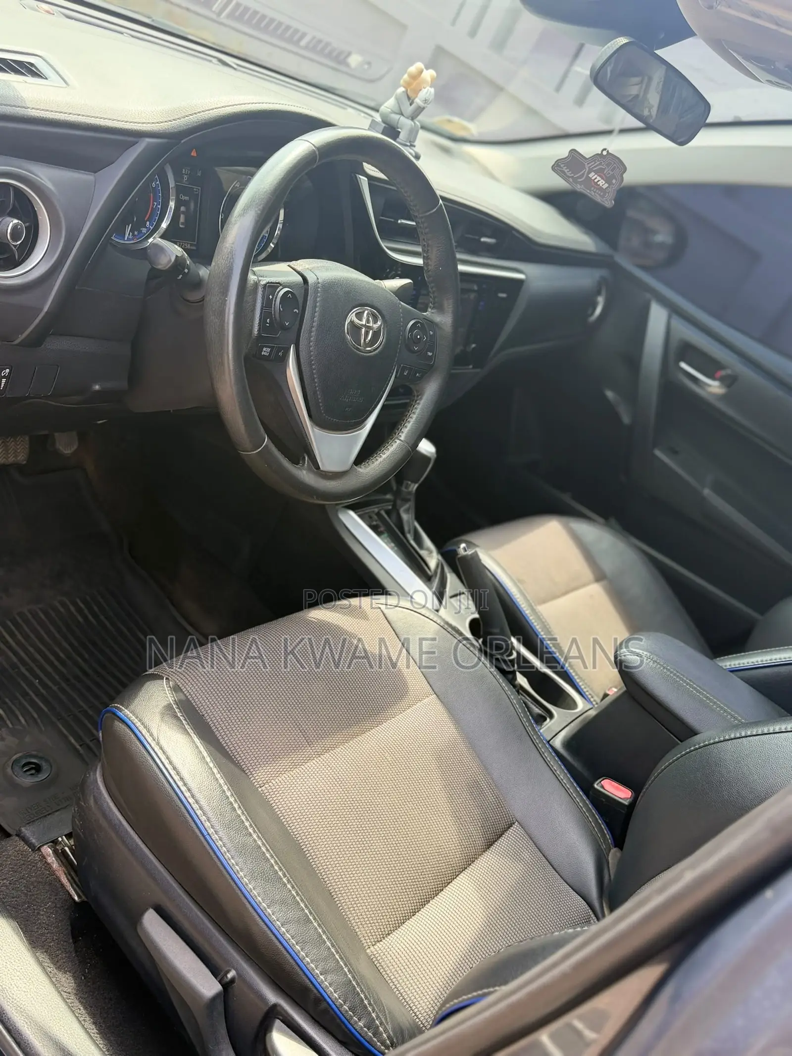 Toyota Corolla SE 4dr Sedan (1.8L 4cyl CVT) 2017 Gray