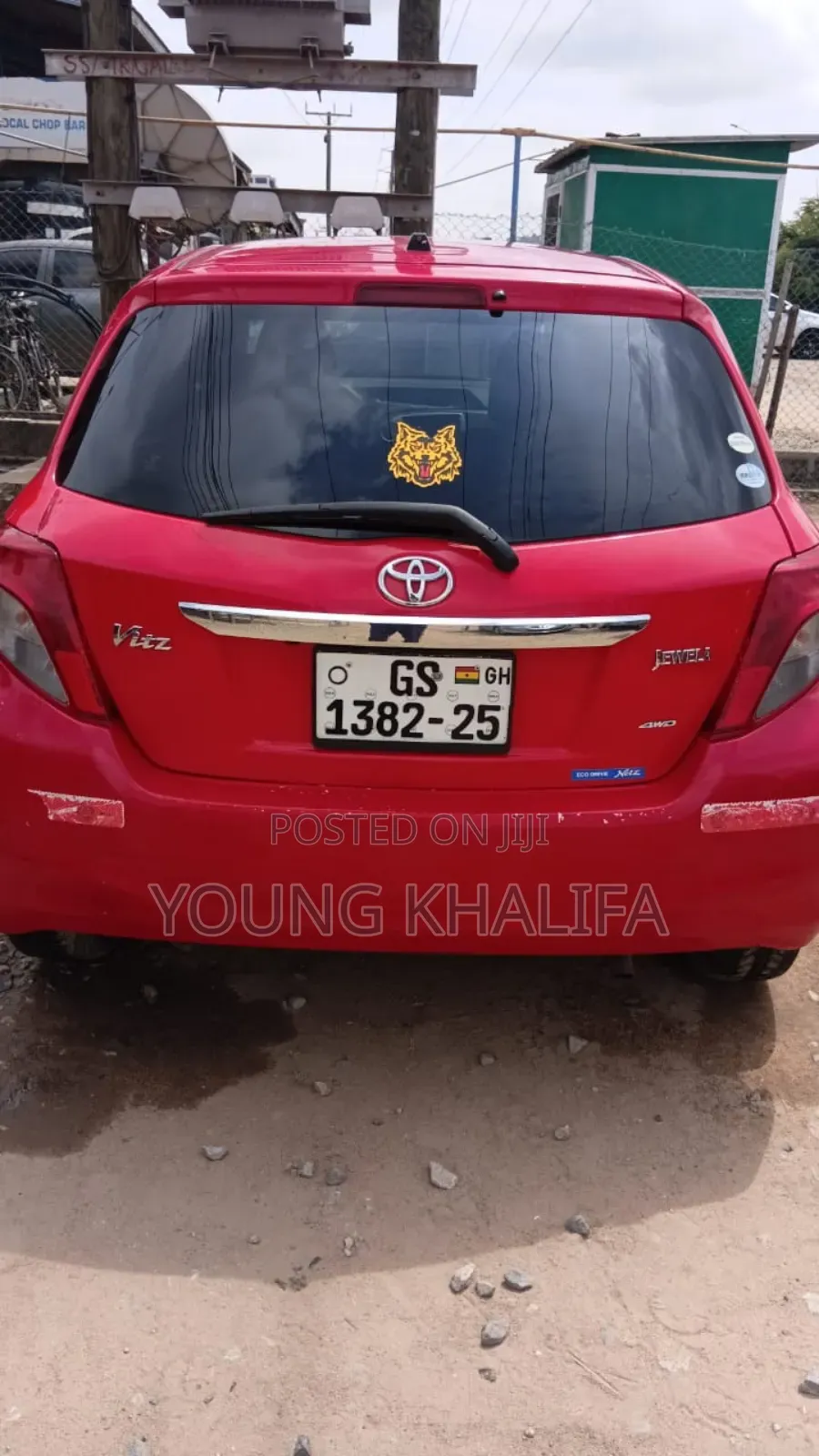Toyota Vitz 2012 Red