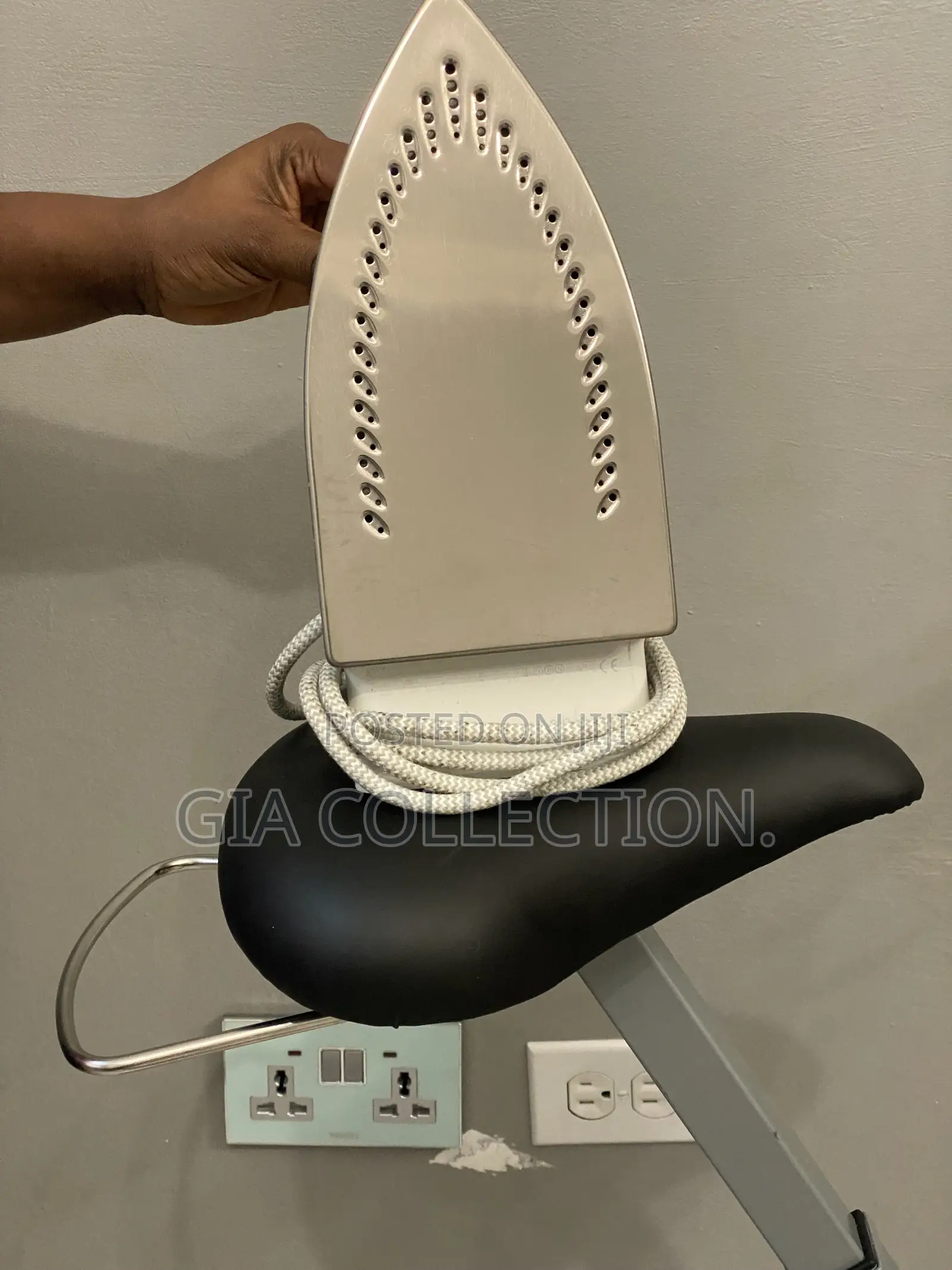 Braun Saphir Steam Iron - German Quality - Super Neat
