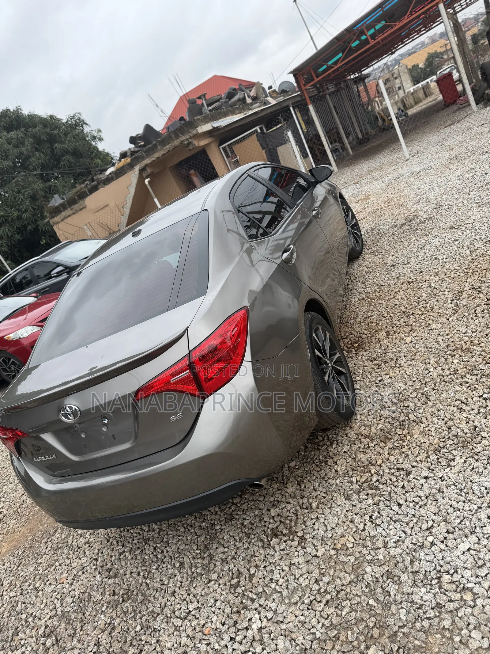 Toyota Corolla SE Special Edition 4dr Sedan (1.8L 4cyl CVT) 2017 Gray