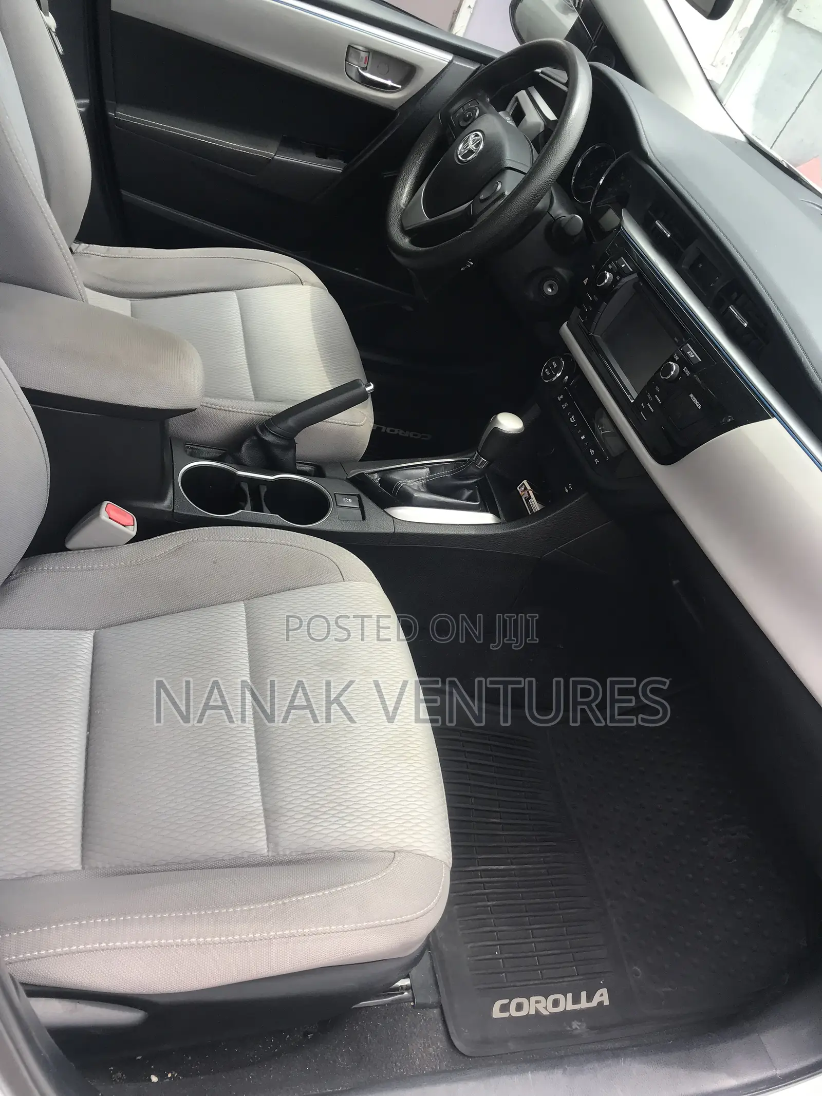 Toyota Corolla LE Eco 4dr Sedan (1.8L 4cyl CVT) 2016 White