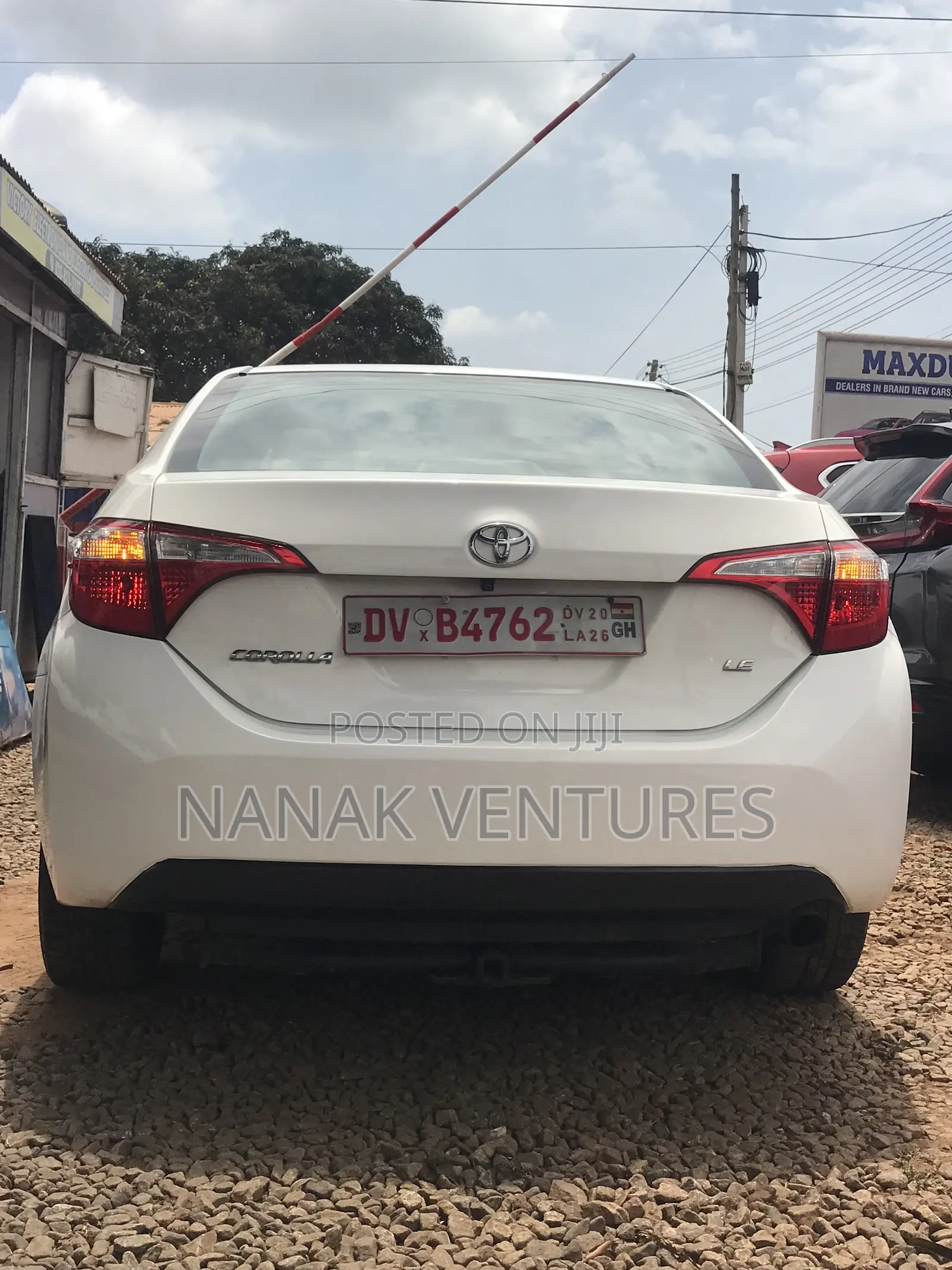 Toyota Corolla LE Eco 4dr Sedan (1.8L 4cyl CVT) 2016 White