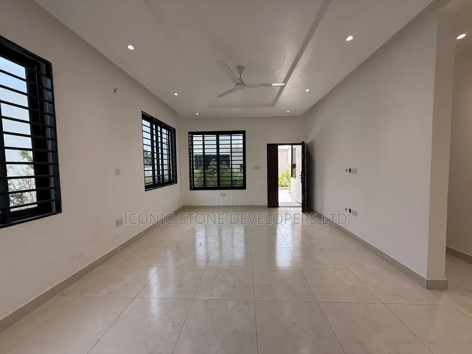 3bdrm Townhouse/Terrace in Adenta, Frafraha for sale