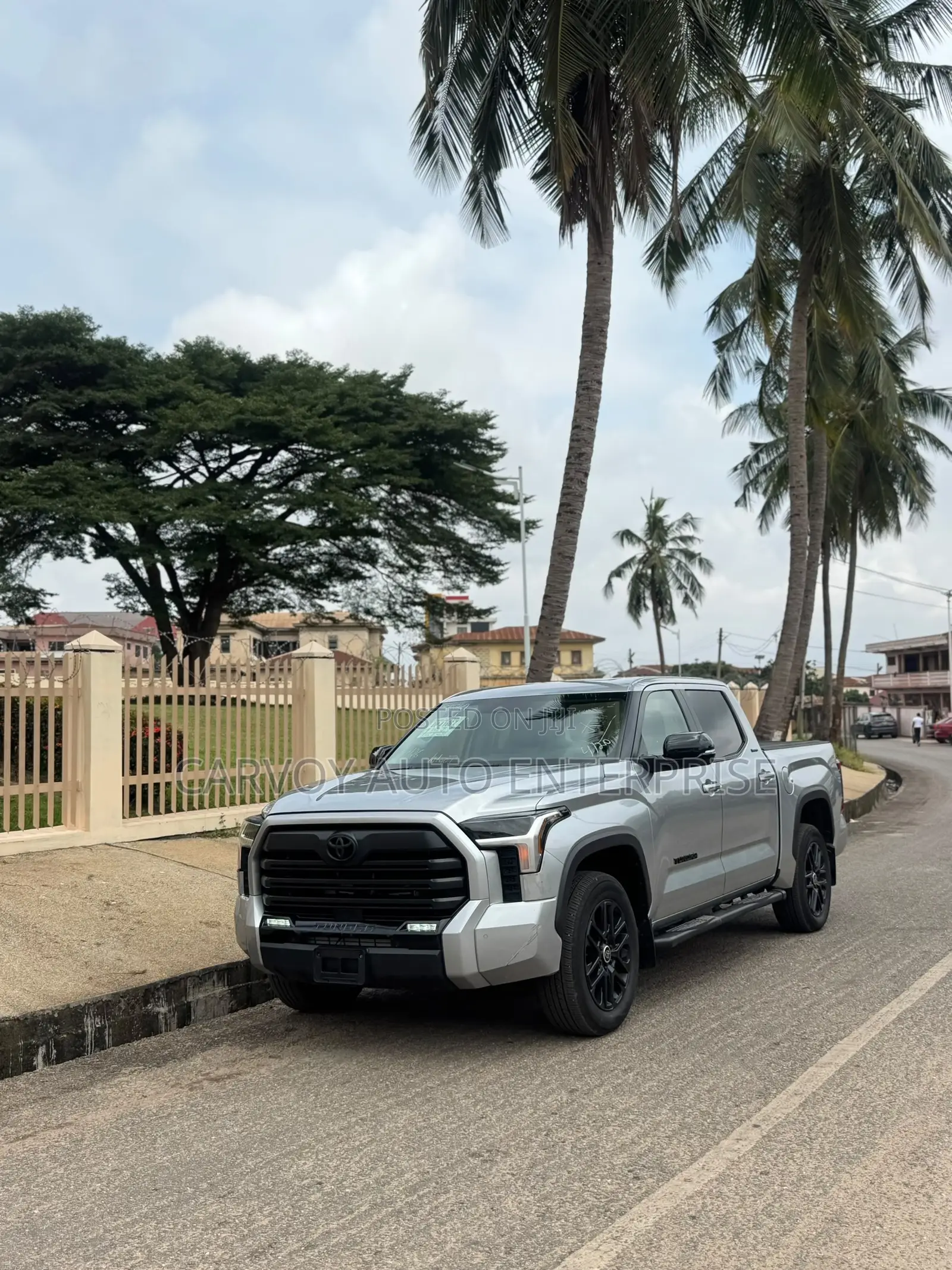 Toyota Tundra Limited CrewMax 5.5' Bed 2024 Silver