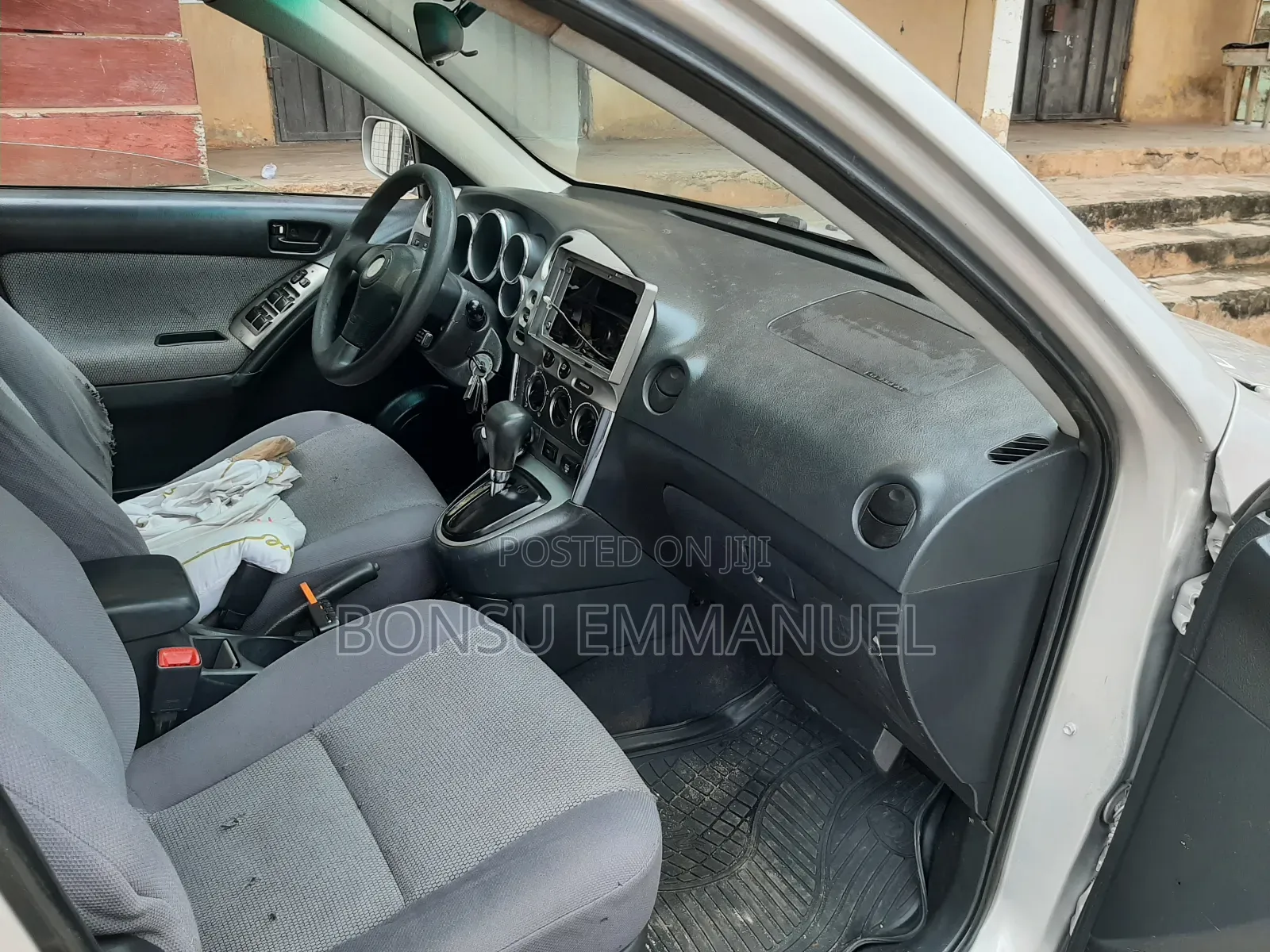 Pontiac Vibe 2006 Brown
