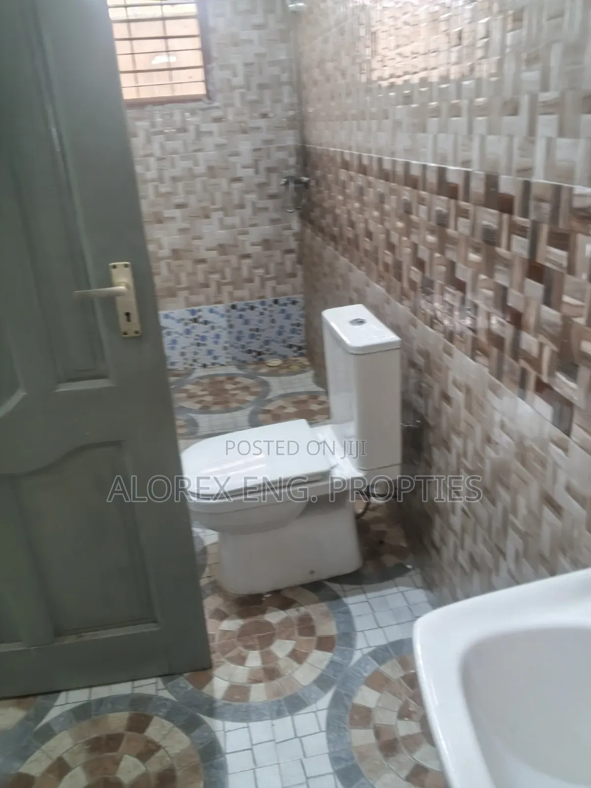 2bdrm Apartment in Oyibi, Police Station for rent