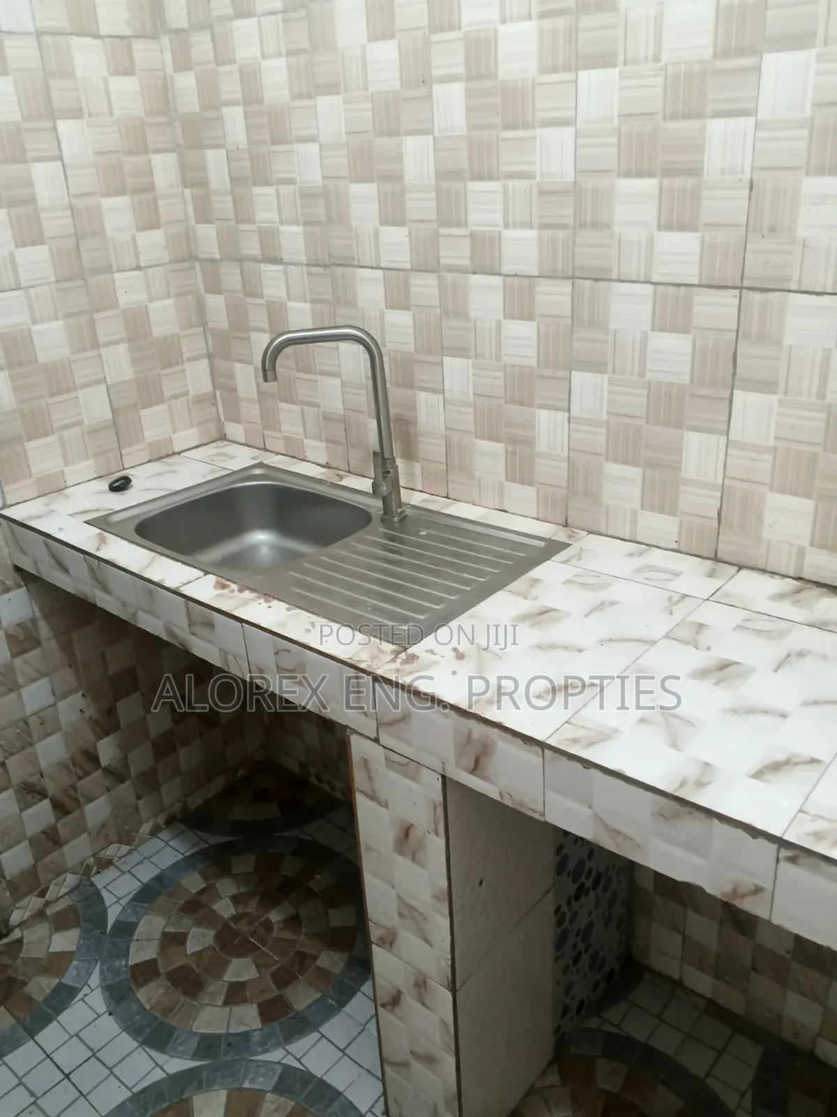 2bdrm Apartment in Oyibi, Police Station for rent