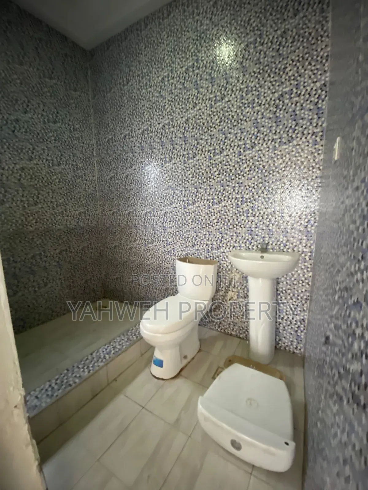 3bdrm Apartment in Spintex Glow Lamp, Baatsona Total for rent
