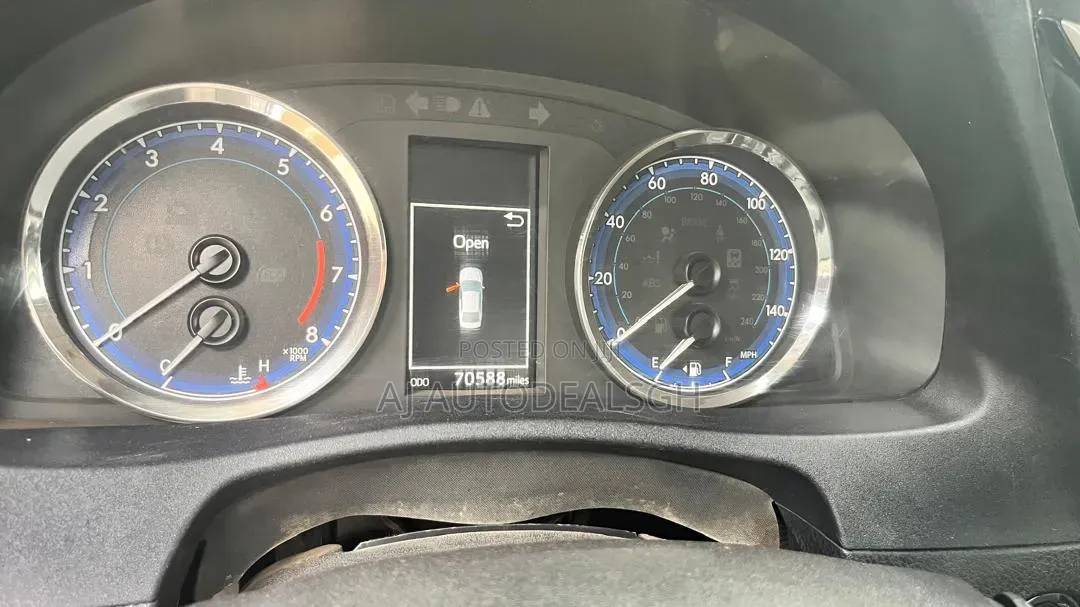 Toyota Corolla XSE (1.8L 4cyl 2A) 2019 Gray