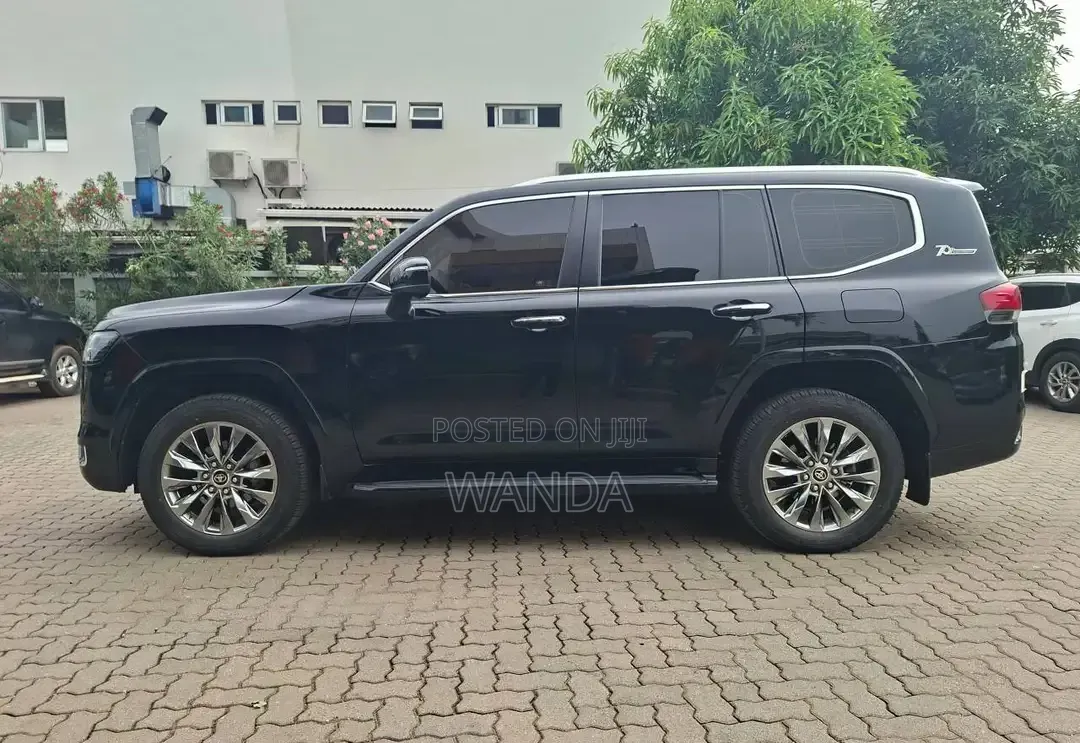 Land Cruiser V8 for Rent