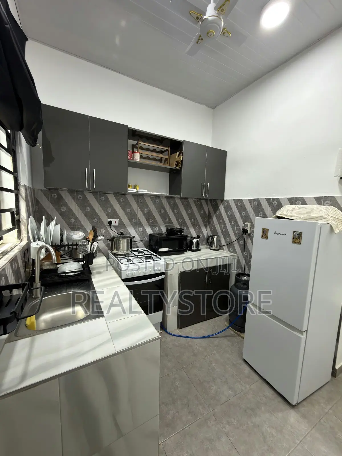 4bdrm House in Ashongman Estate, Accra Metropolitan for sale