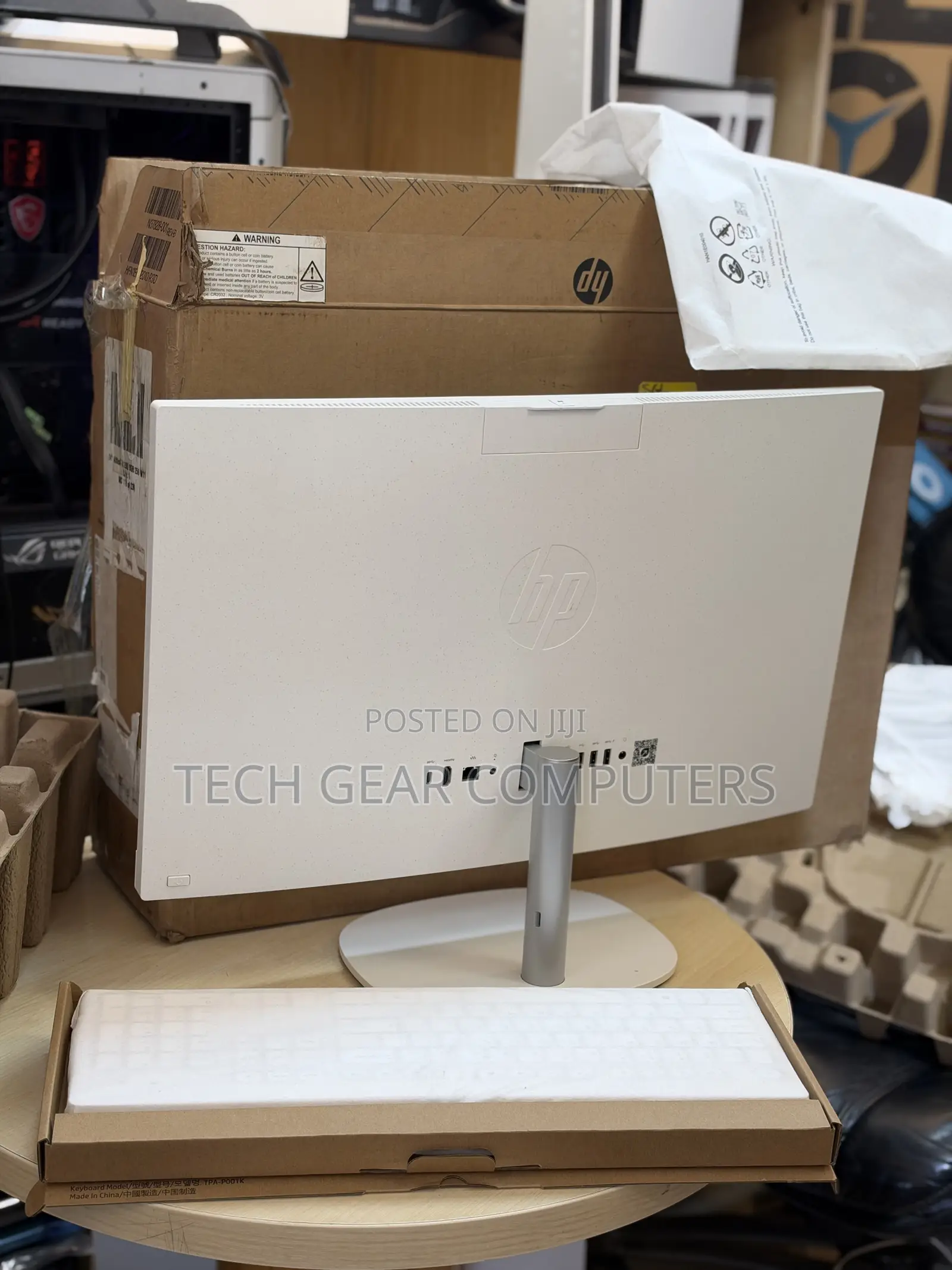 New Desktop Computer HP AiO 24 8GB AMD SSD 256GB