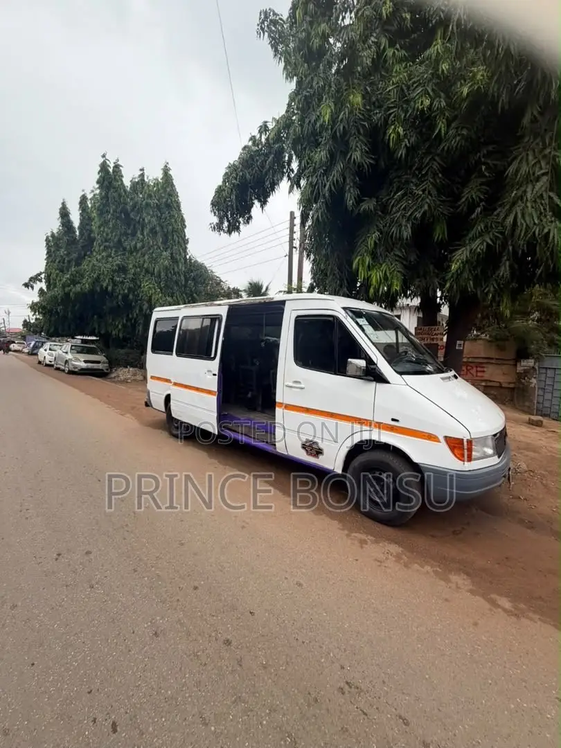 Mercedes-Benz Sprinter 2006 White