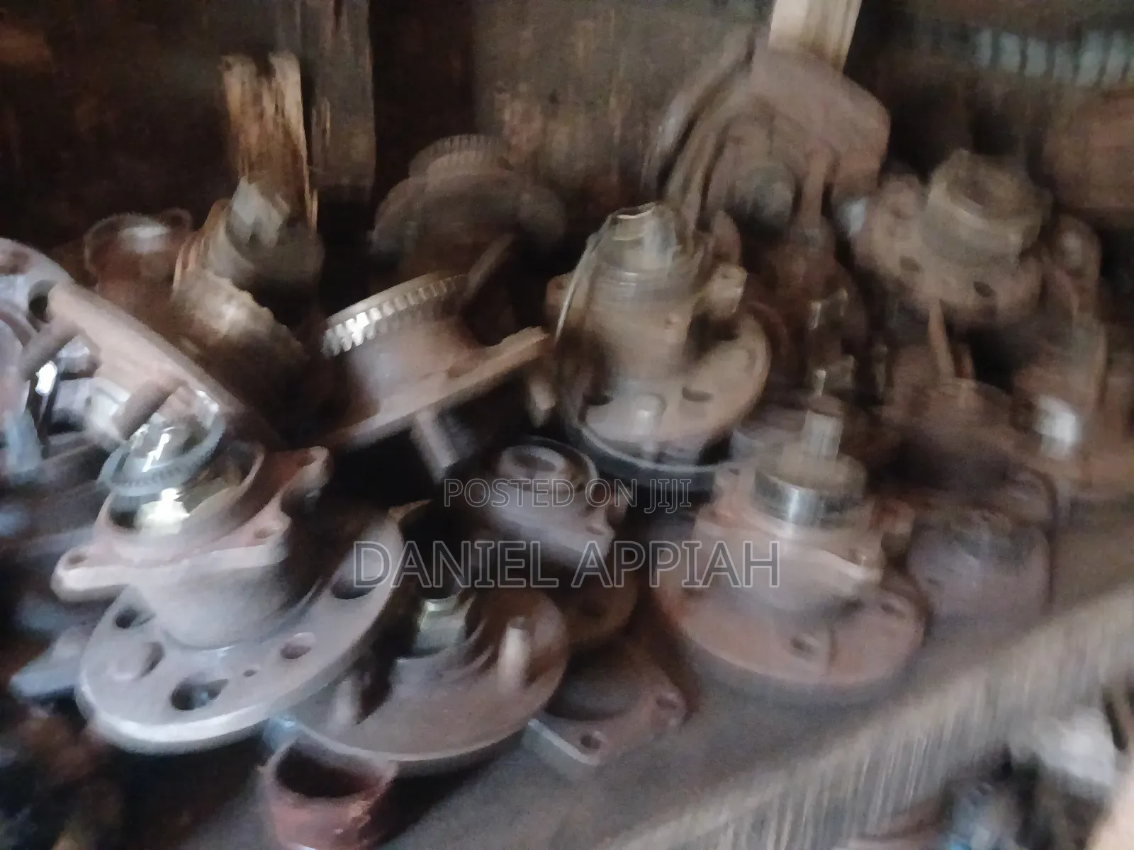 Dealer in All Kinds of Saloon Cars Back Hubs