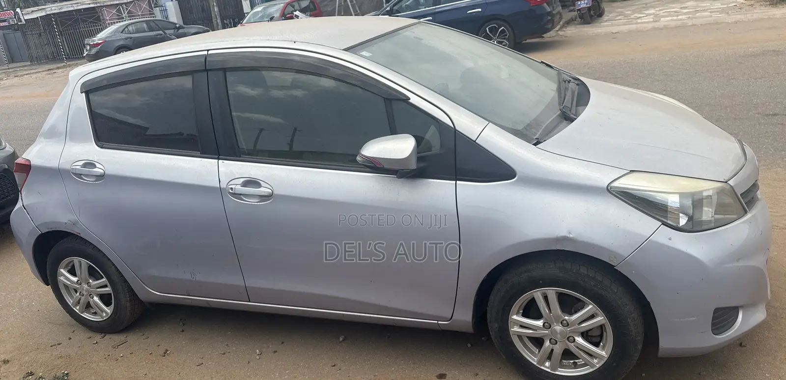 Toyota Vitz 2015 Silver