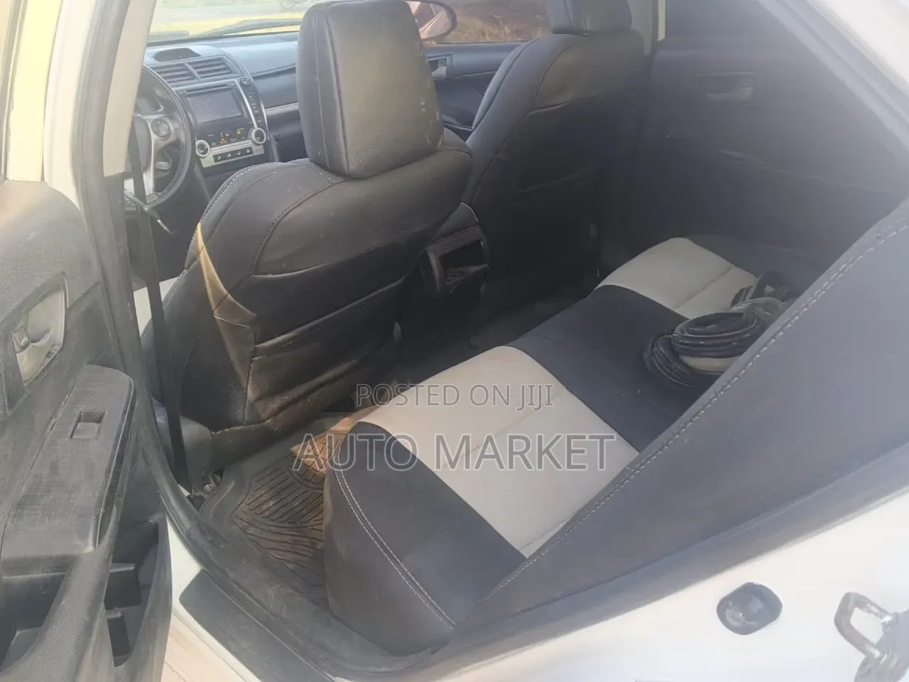 Toyota Camry SE 4dr Sedan (3.5L 6cyl 6A) 2014 White