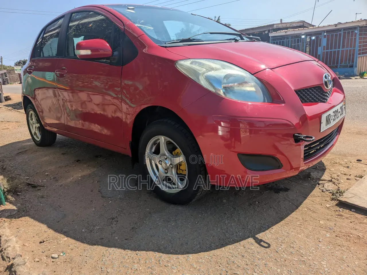 Toyota Yaris Base Sedan 4dr 2010 Red