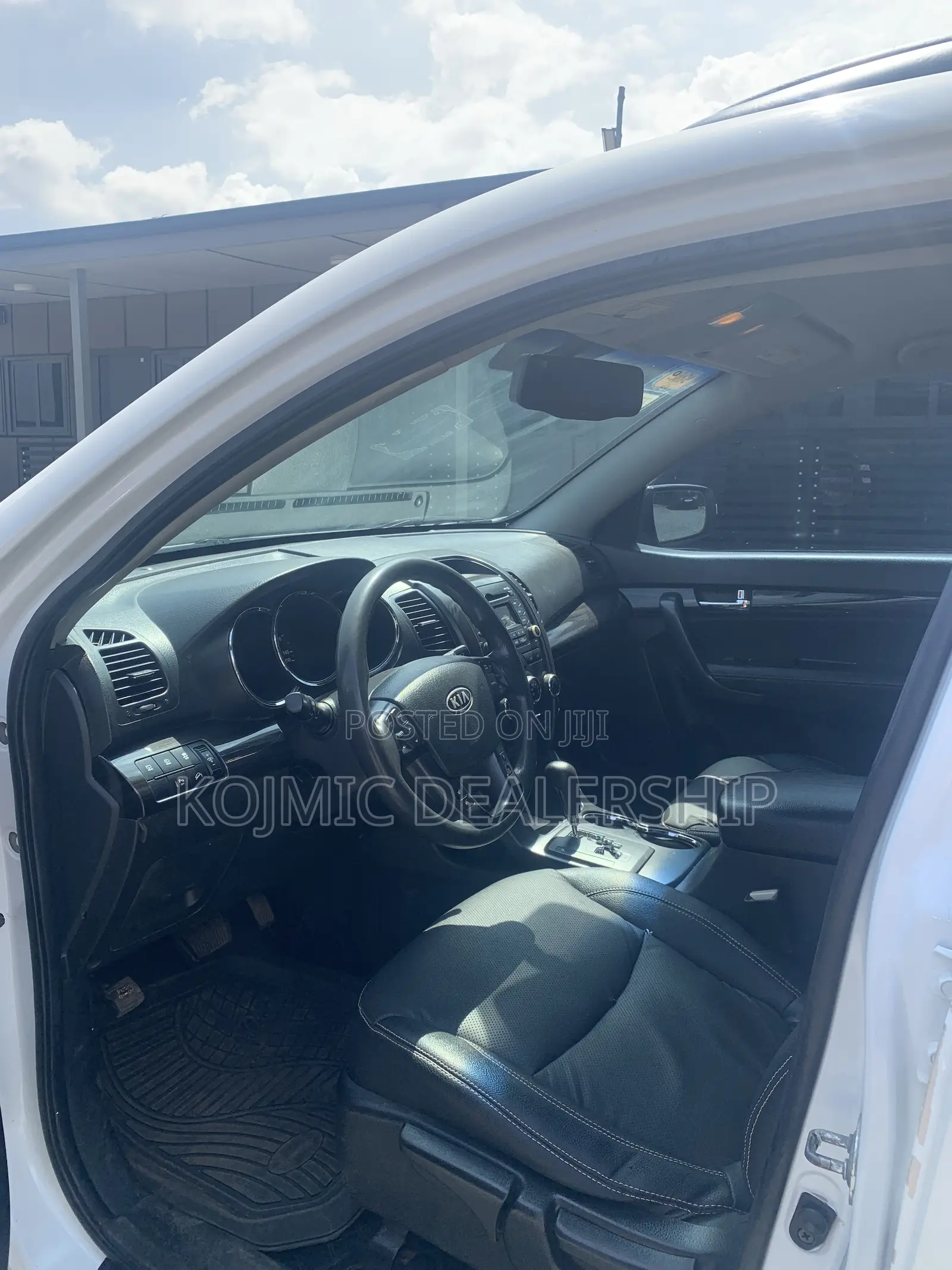 Kia Sorento 2012 White