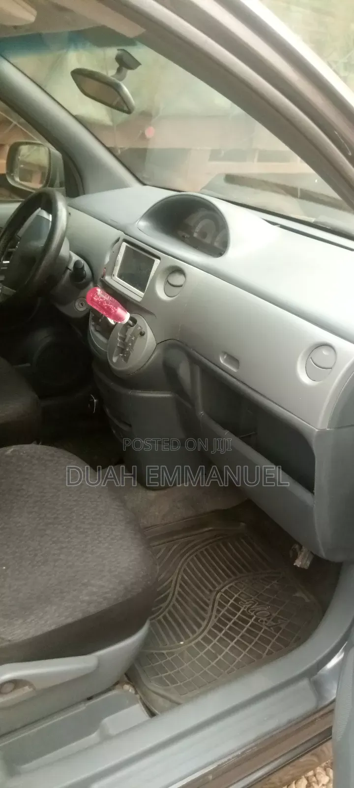 Toyota Sienta 1.5 AWD 2013