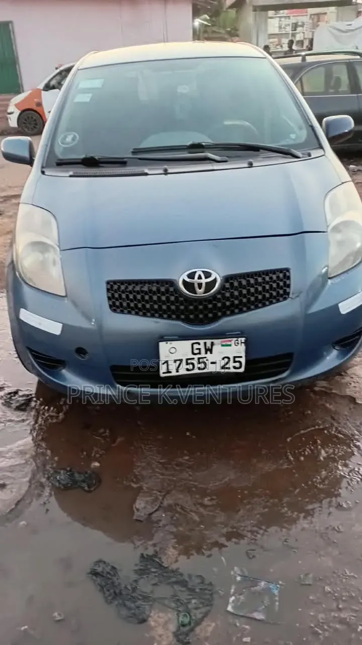 Toyota Yaris 2010 Blue