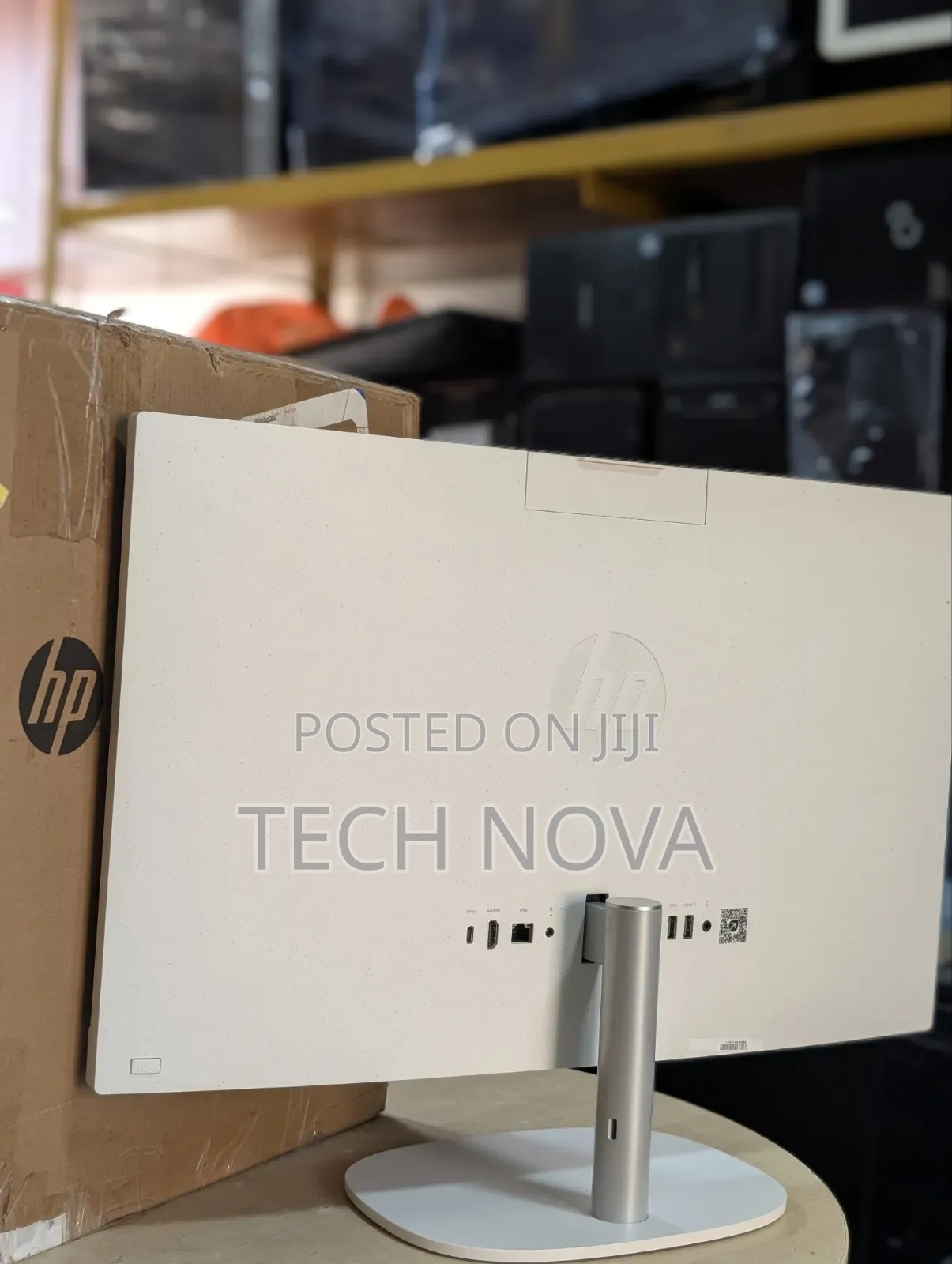New Desktop Computer HP 200 G4 22 All-in-One 8GB AMD SSD 256GB