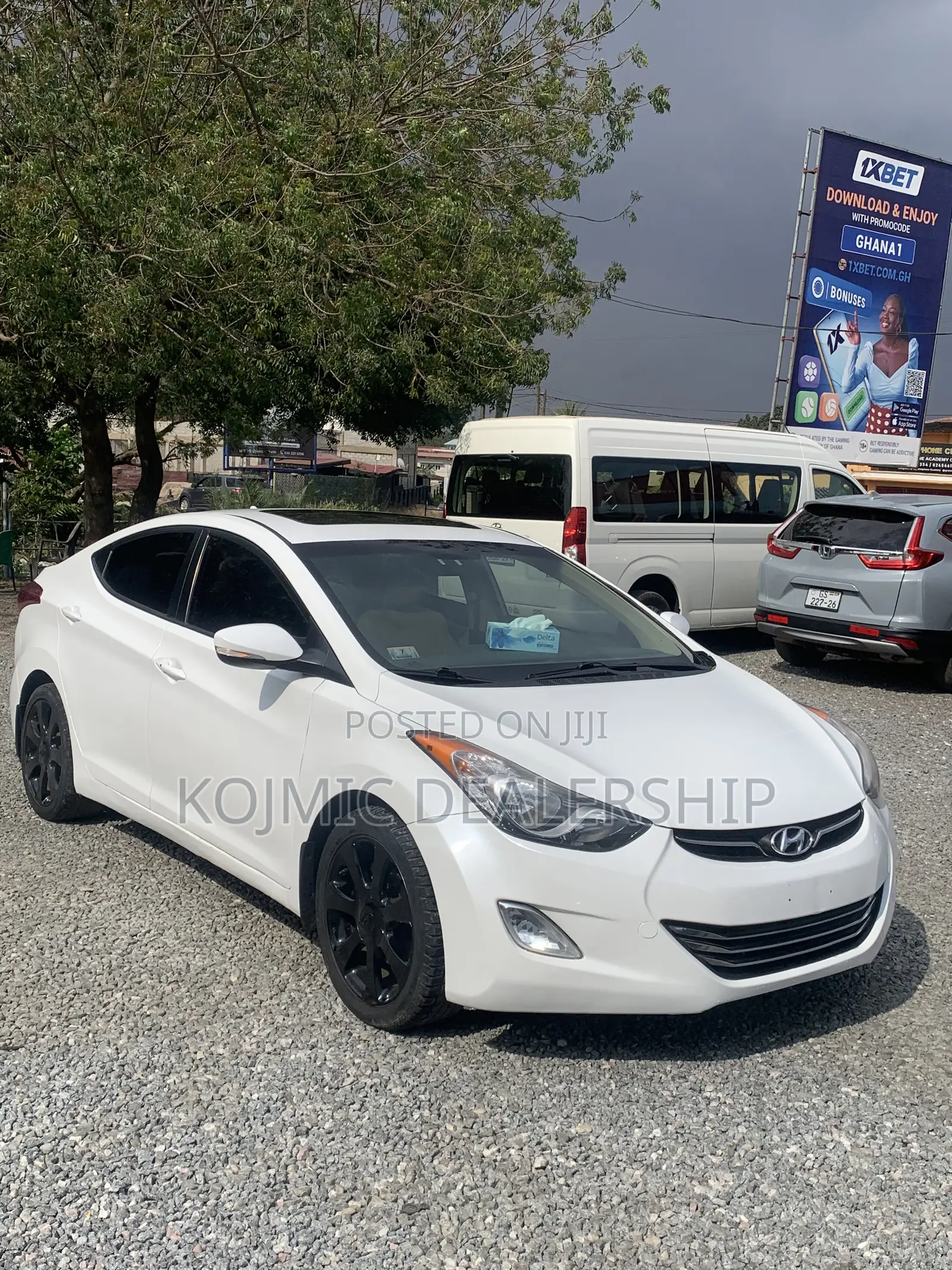 Hyundai Elantra 2012 White