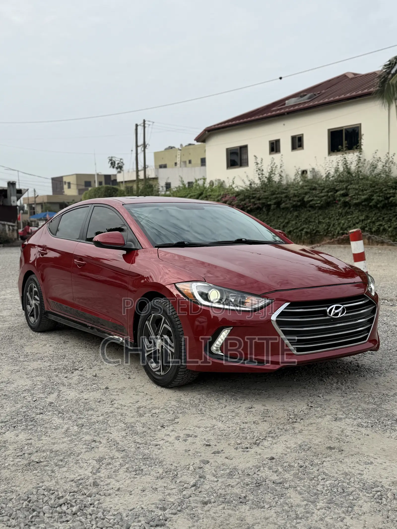 Hyundai Elantra Limited Sedan FWD (2.0L 4cyl 6A) 2017 Red