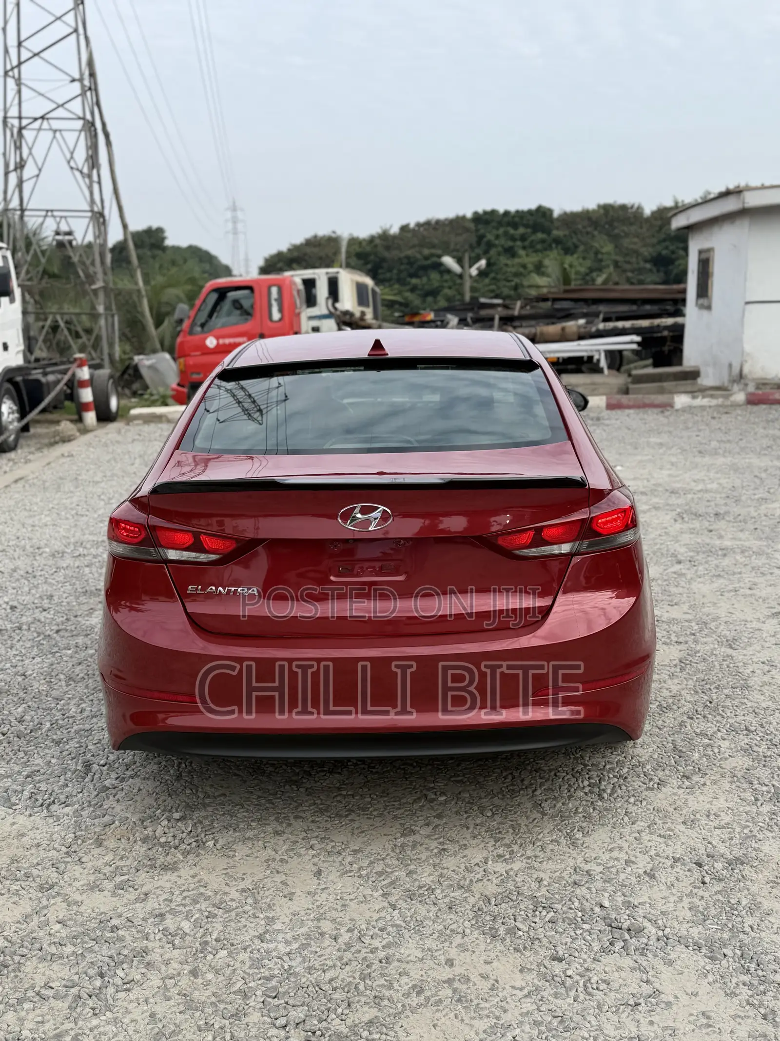 Hyundai Elantra Limited Sedan FWD (2.0L 4cyl 6A) 2017 Red