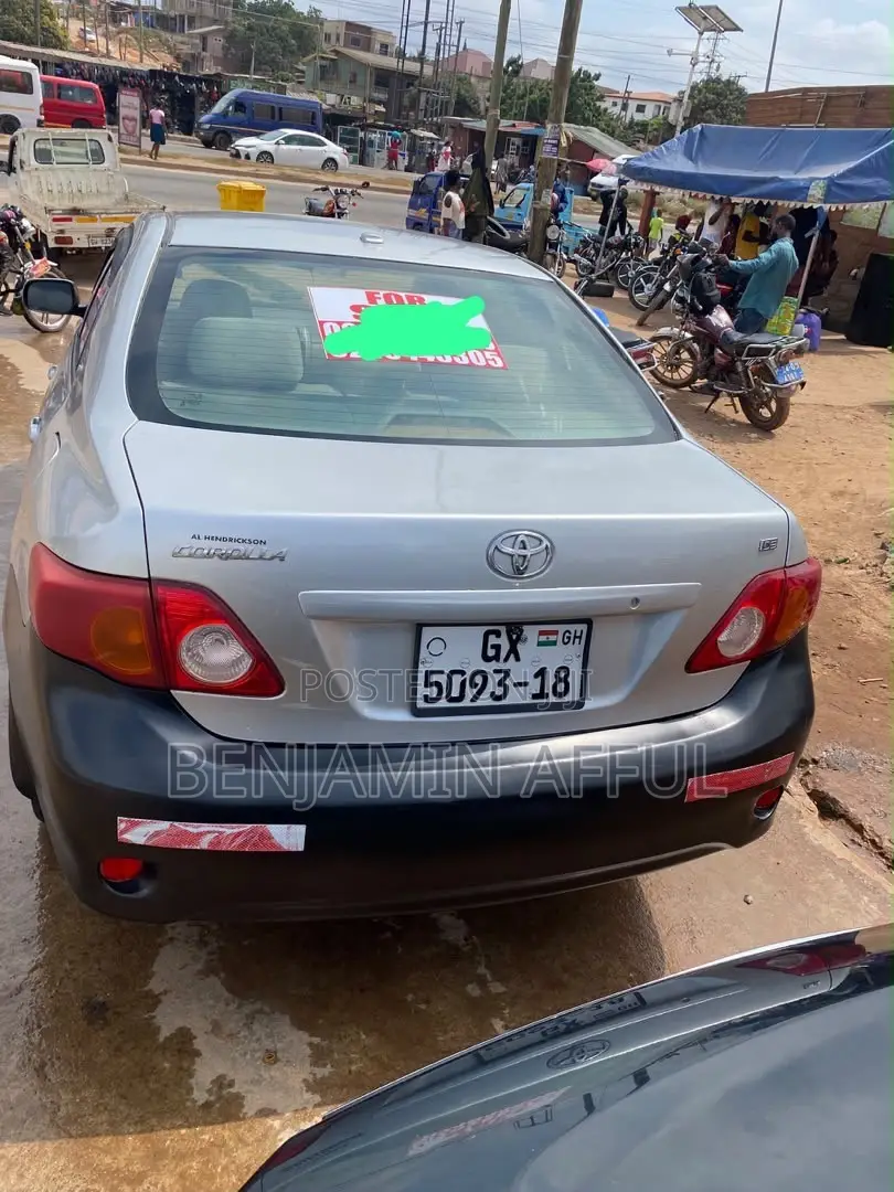 Toyota Corolla 2010 Silver