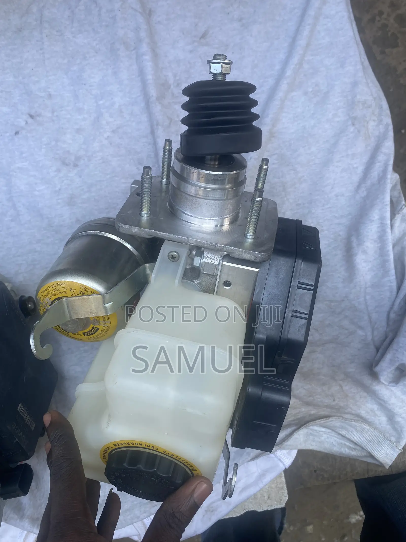 Toyota Land Cruiser ABS Motor