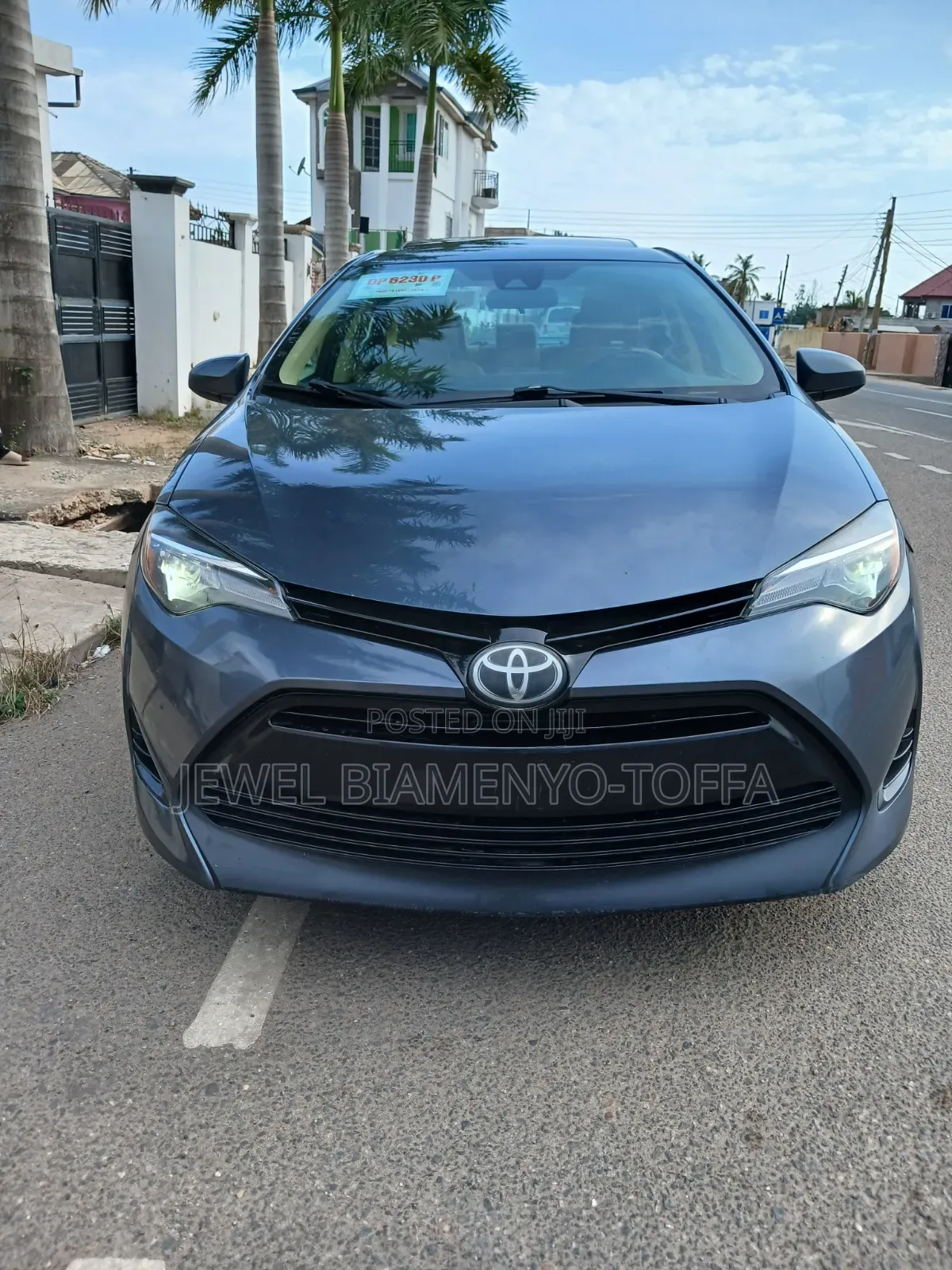 Toyota Corolla LE ECO 4dr Sedan (1.8L 4cyl CVT) 2017 Gray