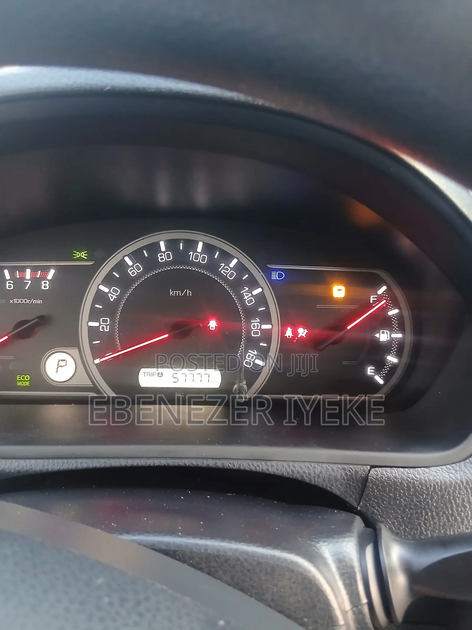 Toyota Voxy V 4WD 8-Seater 2017 Off white