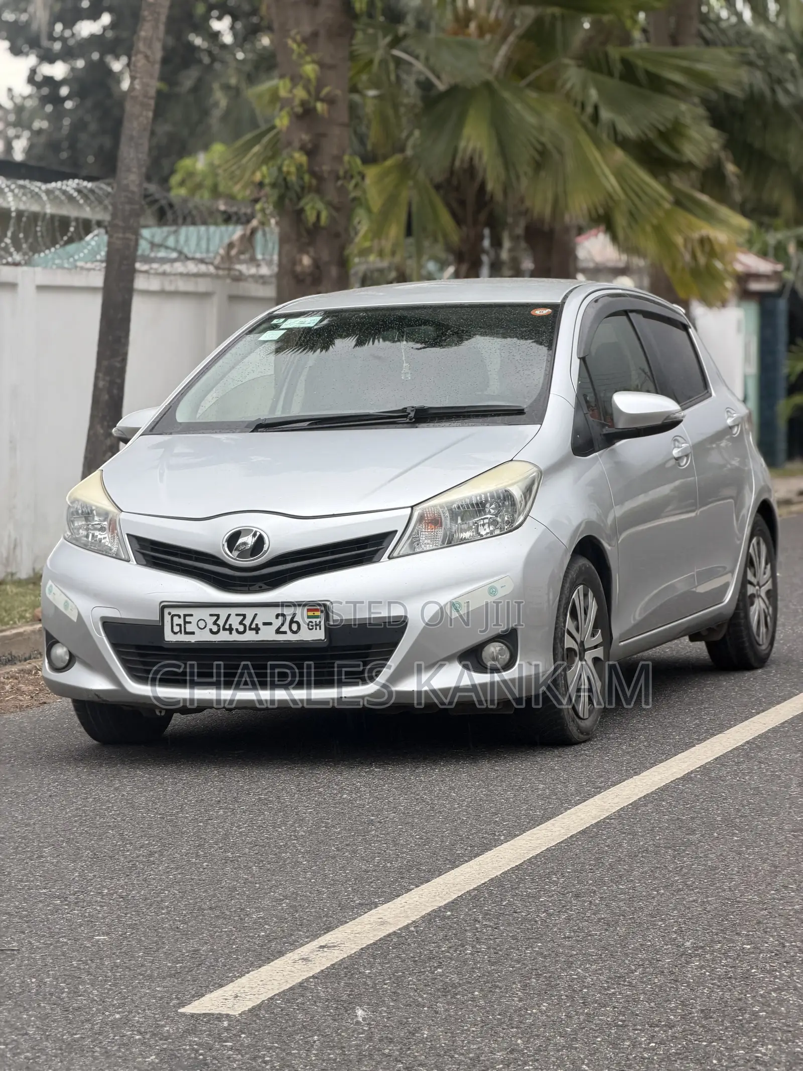 Toyota Vitz 1.3 FWD 5dr 2013 Silver