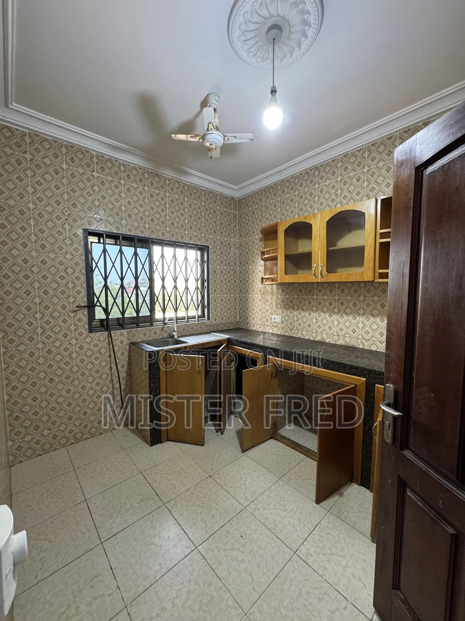 3bdrm Apartment in Redtop, Weija for rent